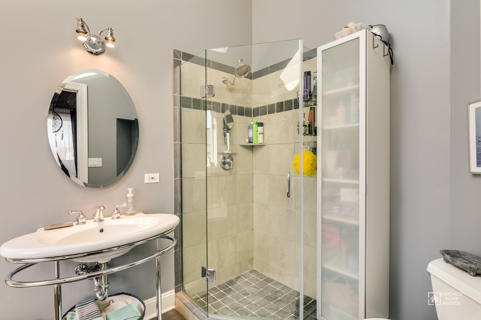 869 N Paulina Street Unit: 3