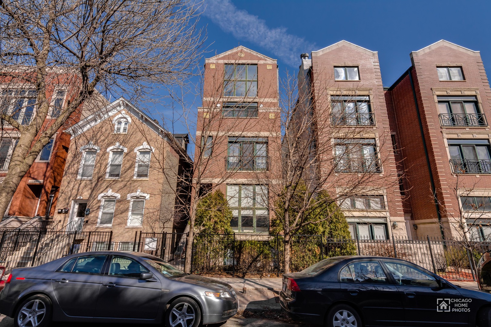 869 N Paulina Street Unit: 3