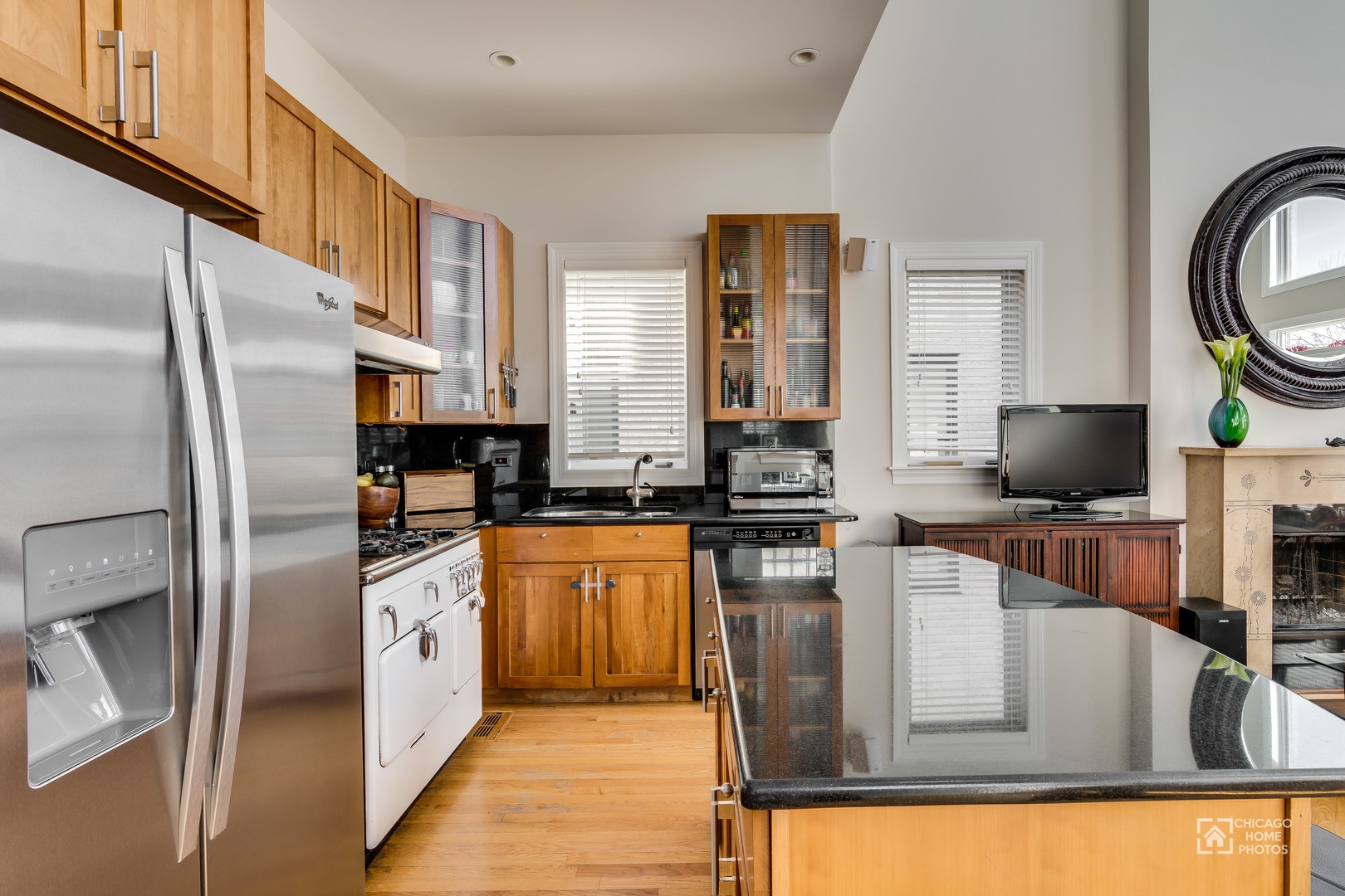 869 N Paulina Street Unit: 3