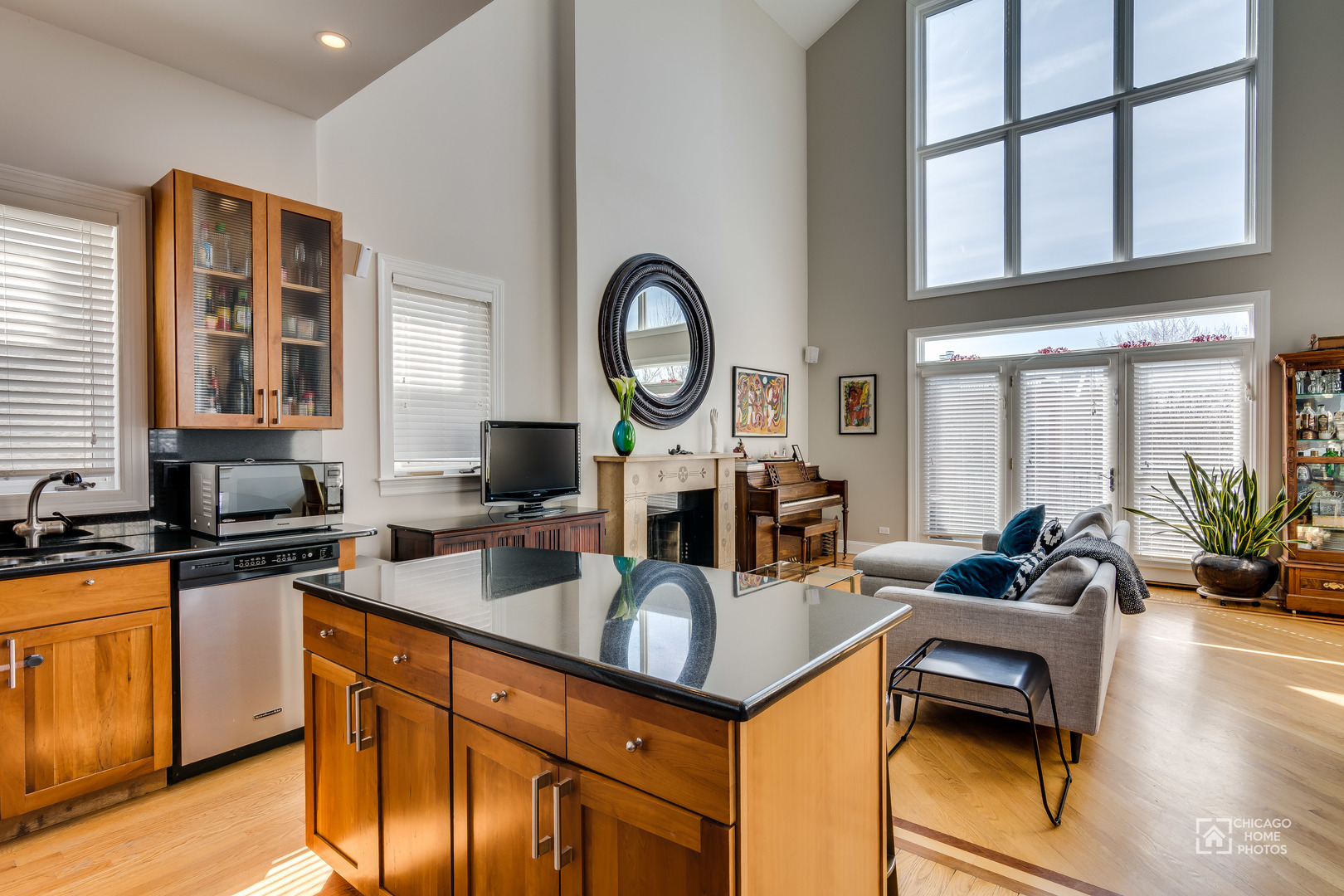 869 N Paulina Street Unit: 3