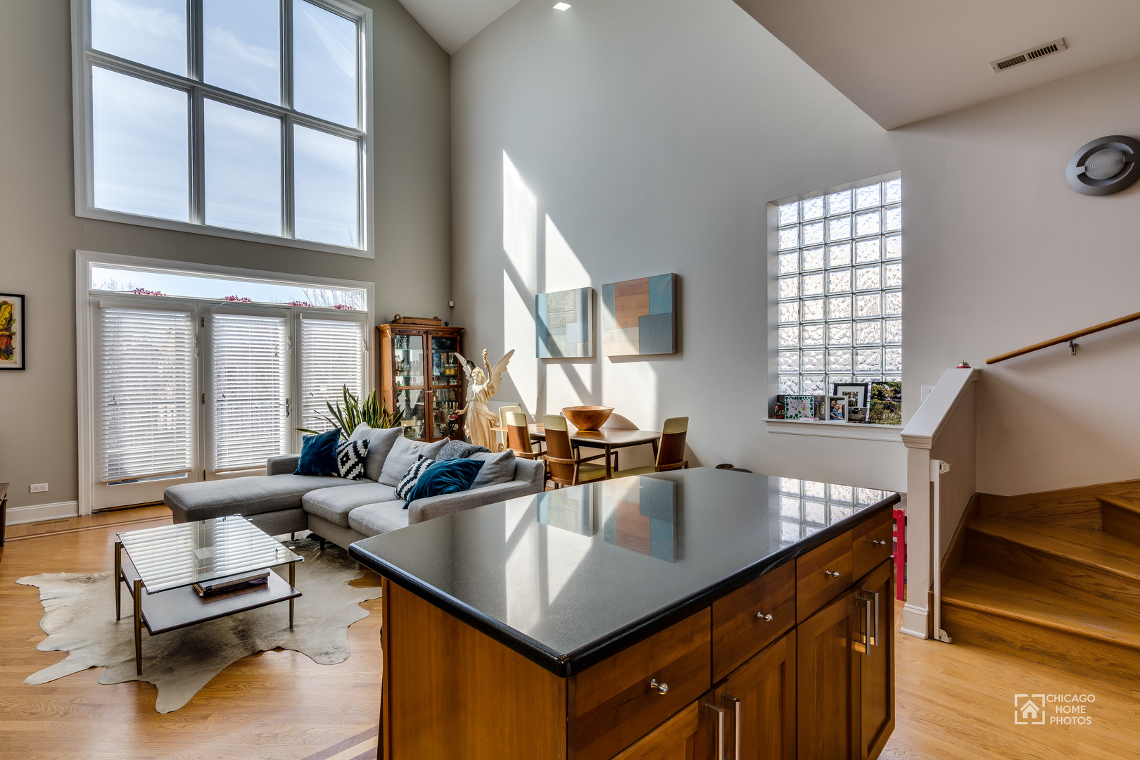 869 N Paulina Street Unit: 3