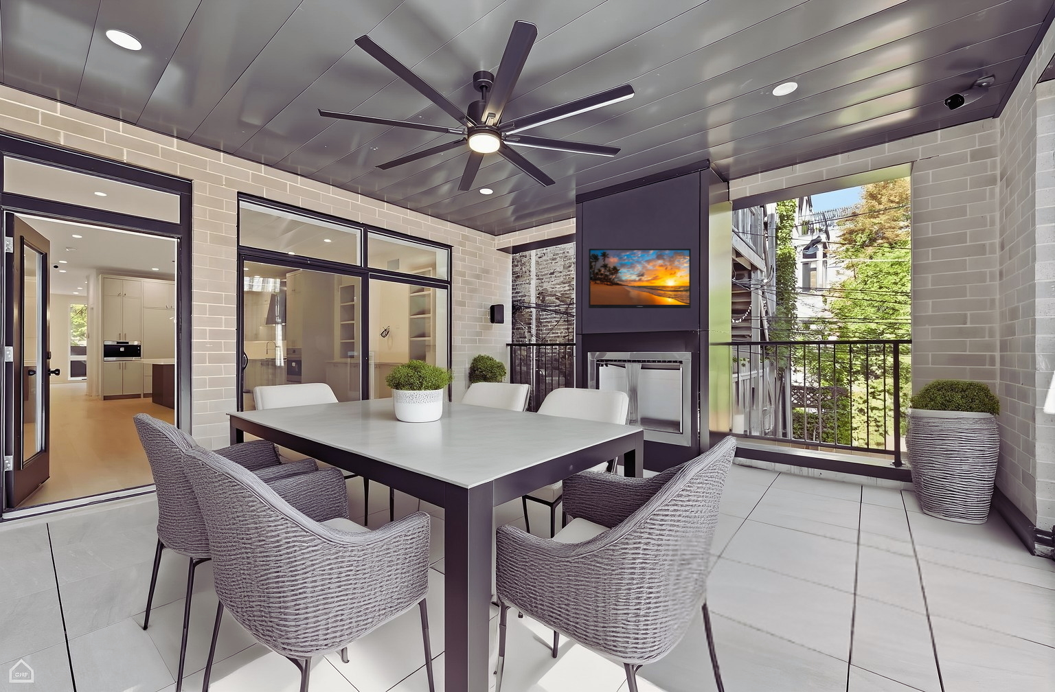 2127 N Racine Avenue Unit: 2