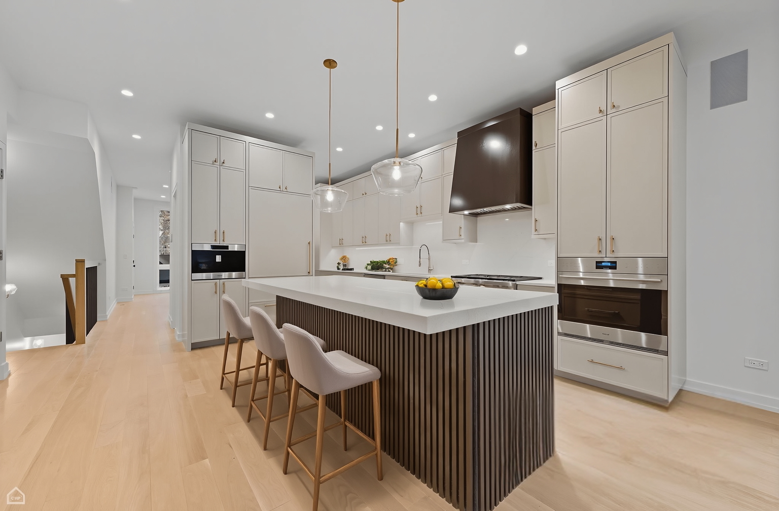 2127 N Racine Avenue Unit: 2