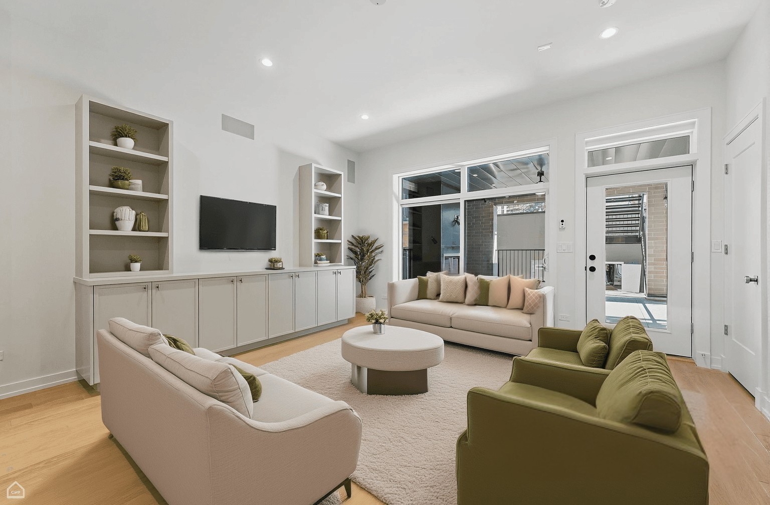 2127 N Racine Avenue Unit: 2