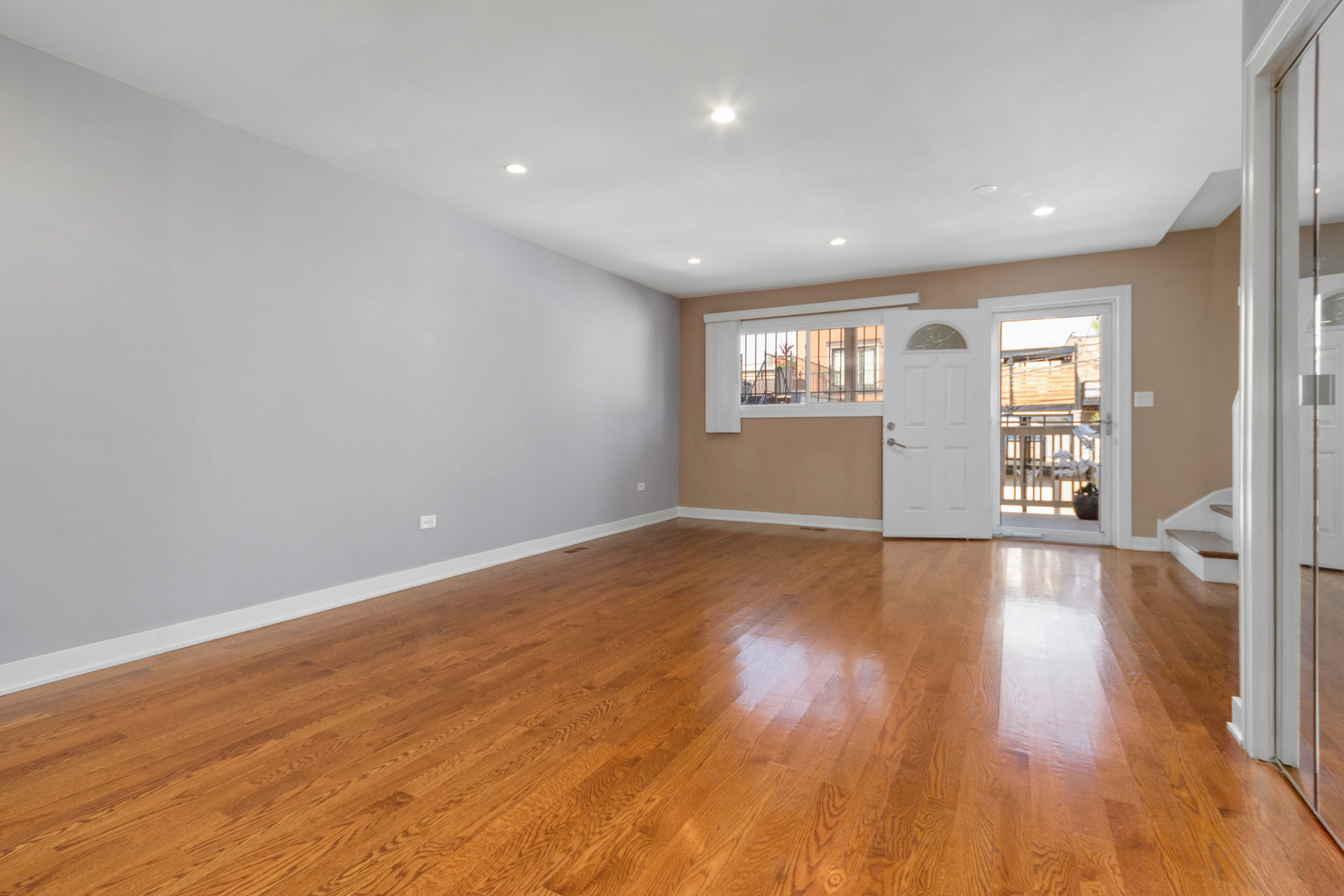 2432 W Ohio Street