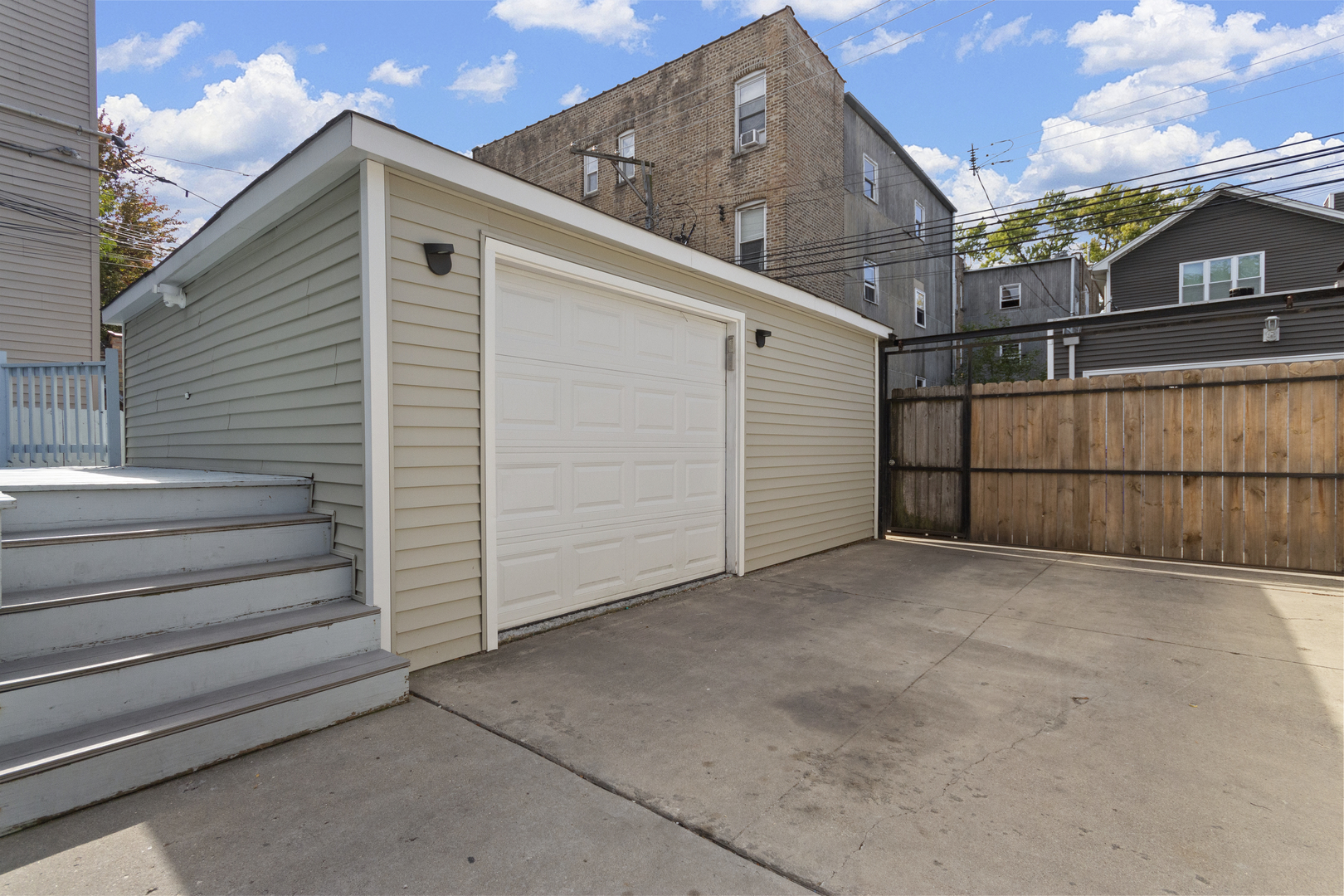 4304 N Lawndale Avenue