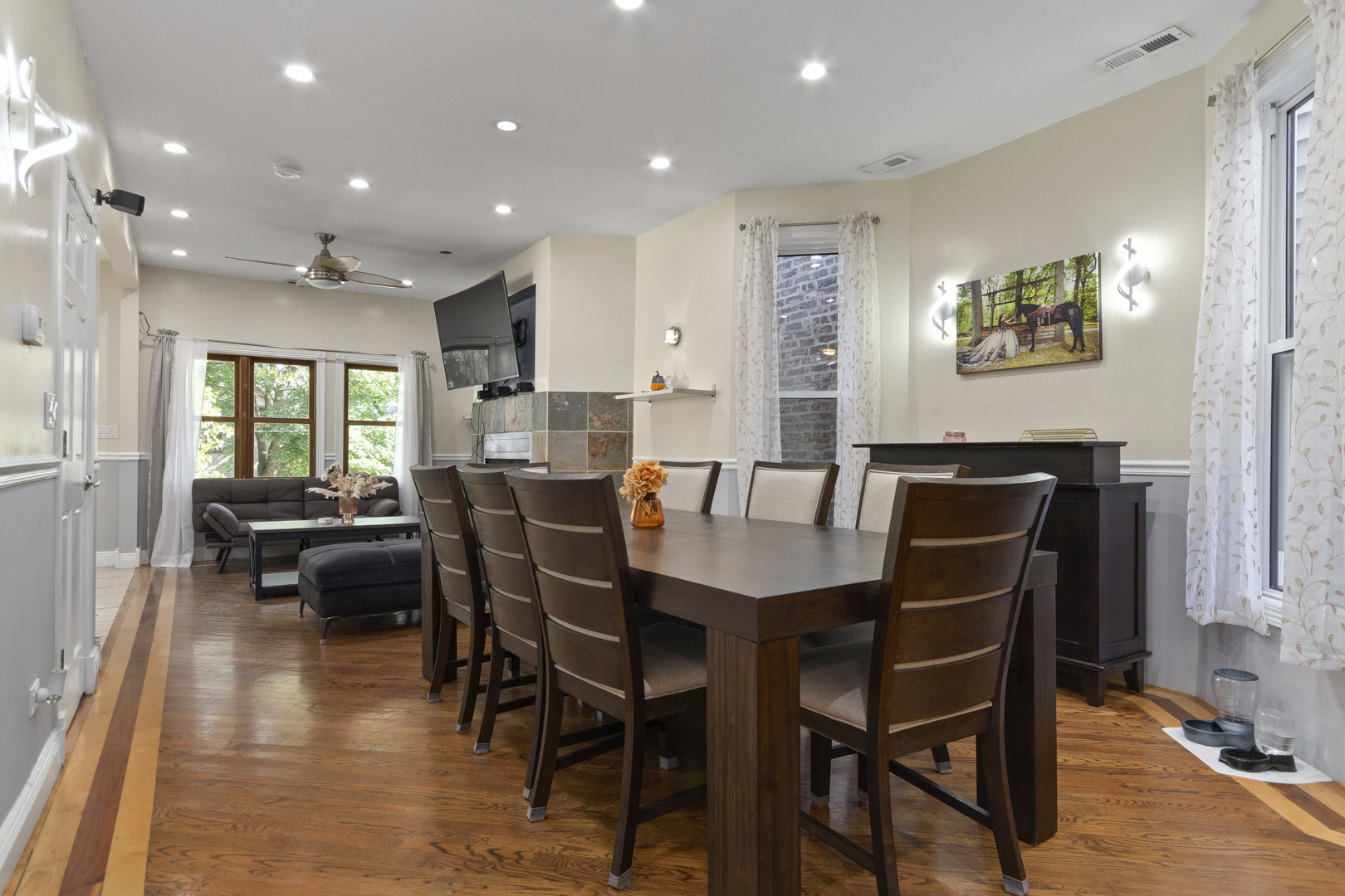 4304 N Lawndale Avenue