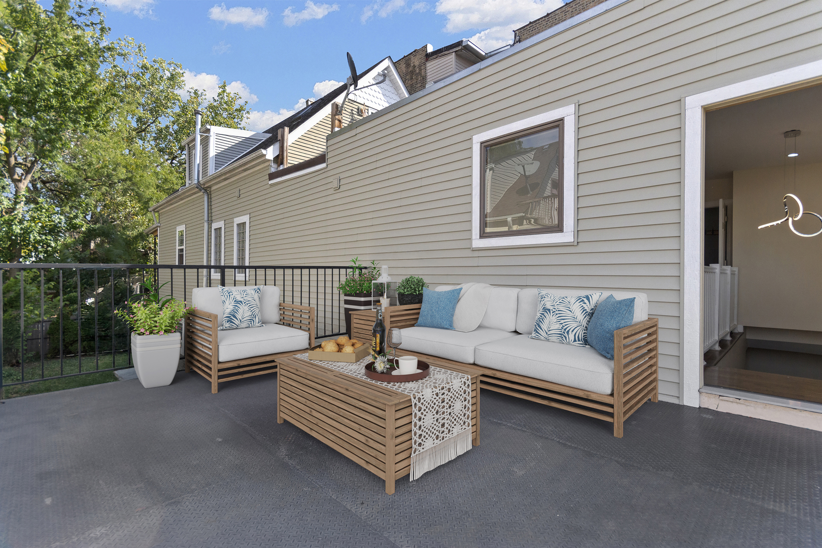 4304 N Lawndale Avenue