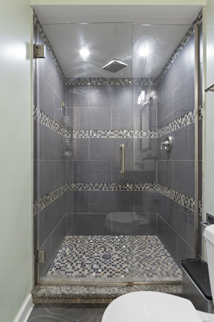 4304 N Lawndale Avenue