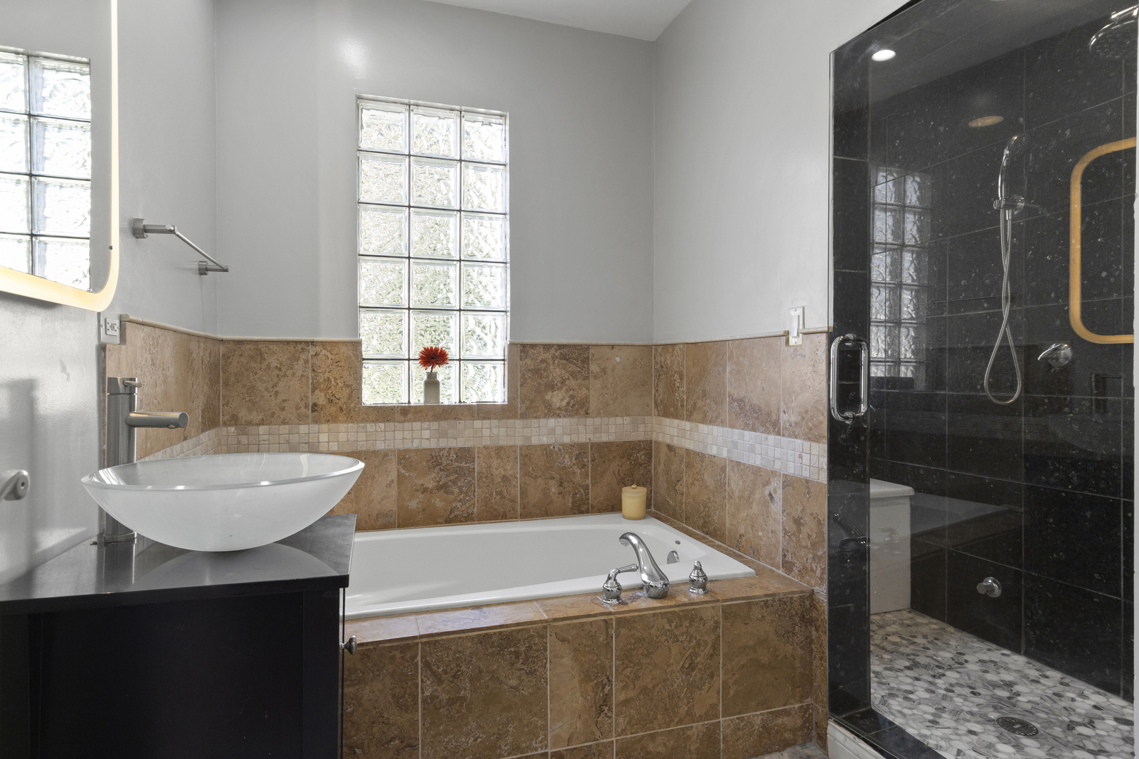 4304 N Lawndale Avenue