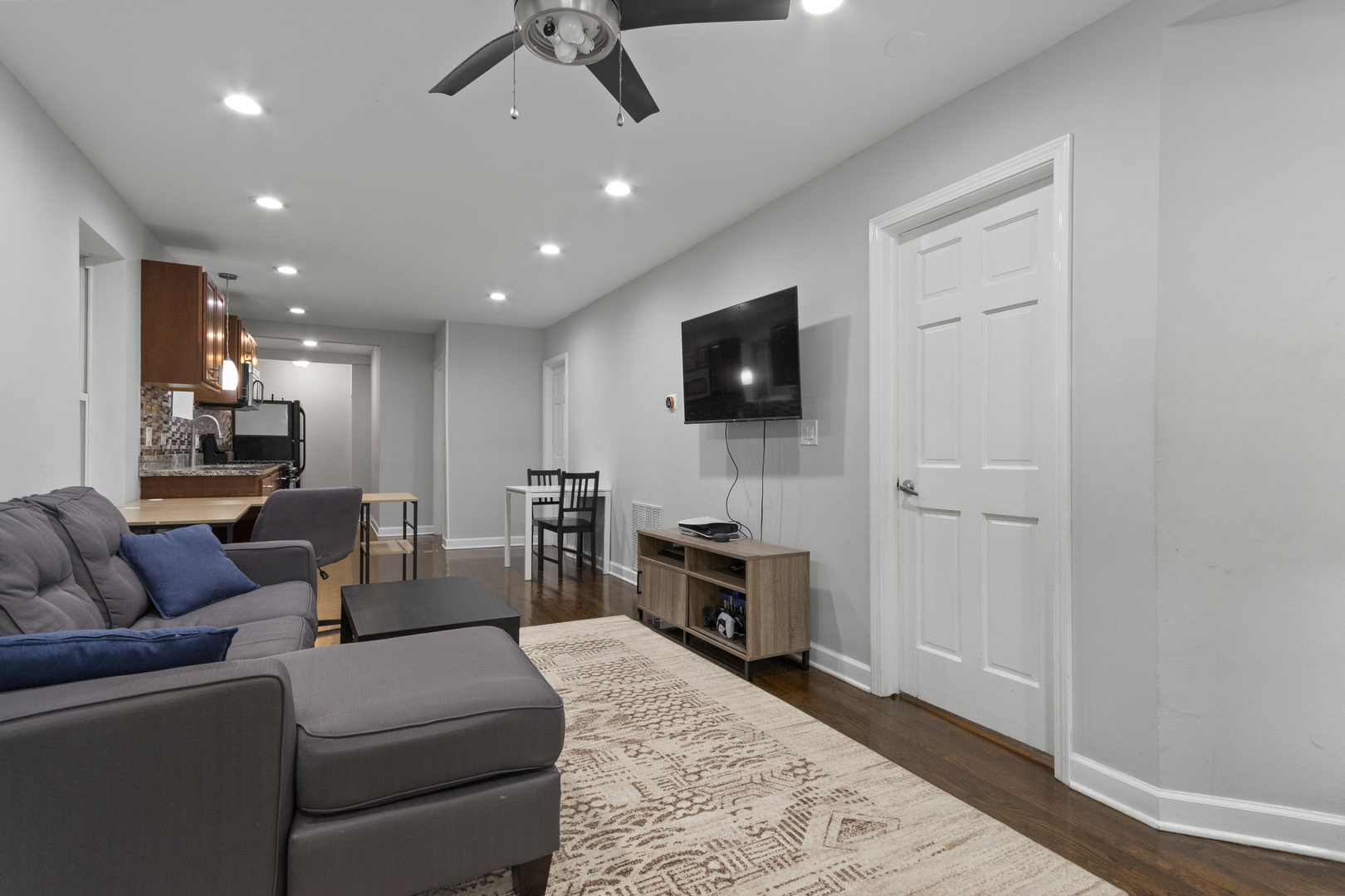 4304 N Lawndale Avenue