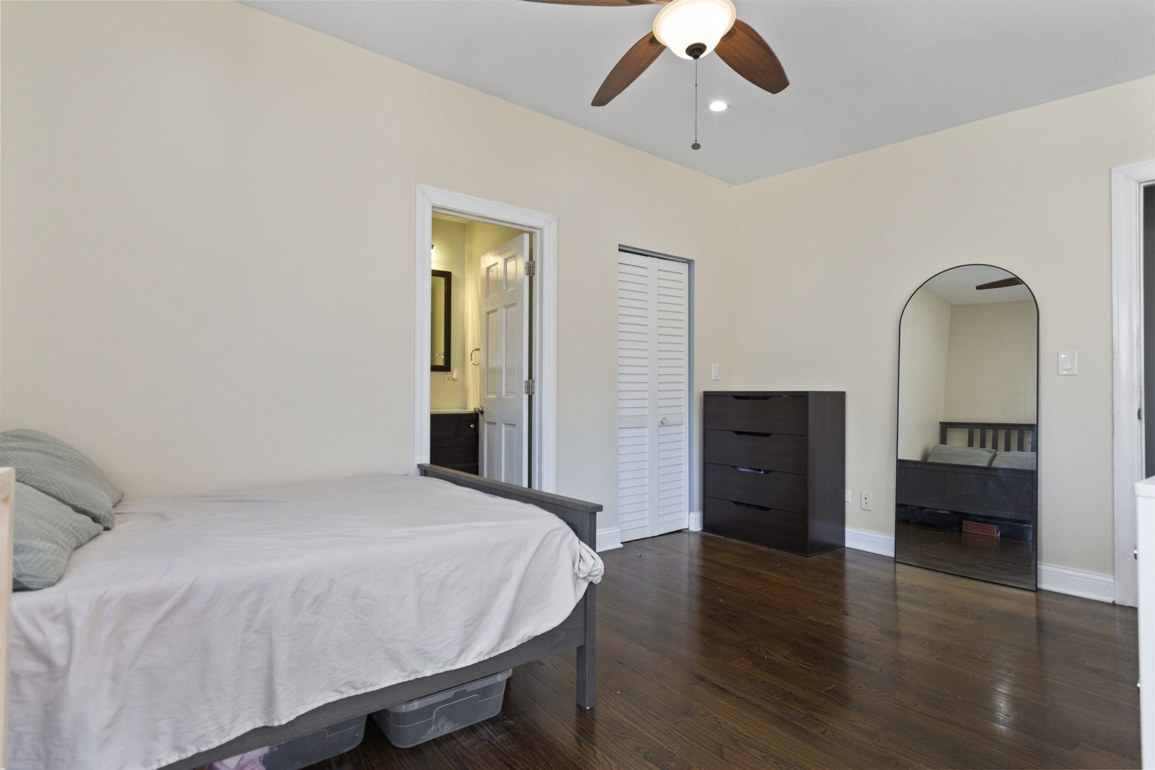 4304 N Lawndale Avenue