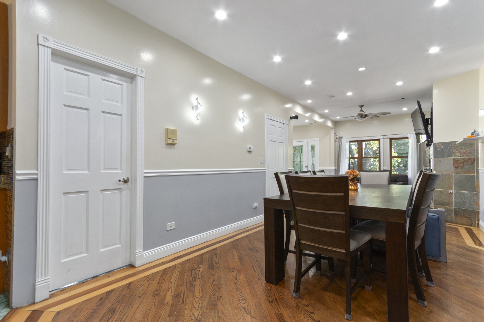 4304 N Lawndale Avenue