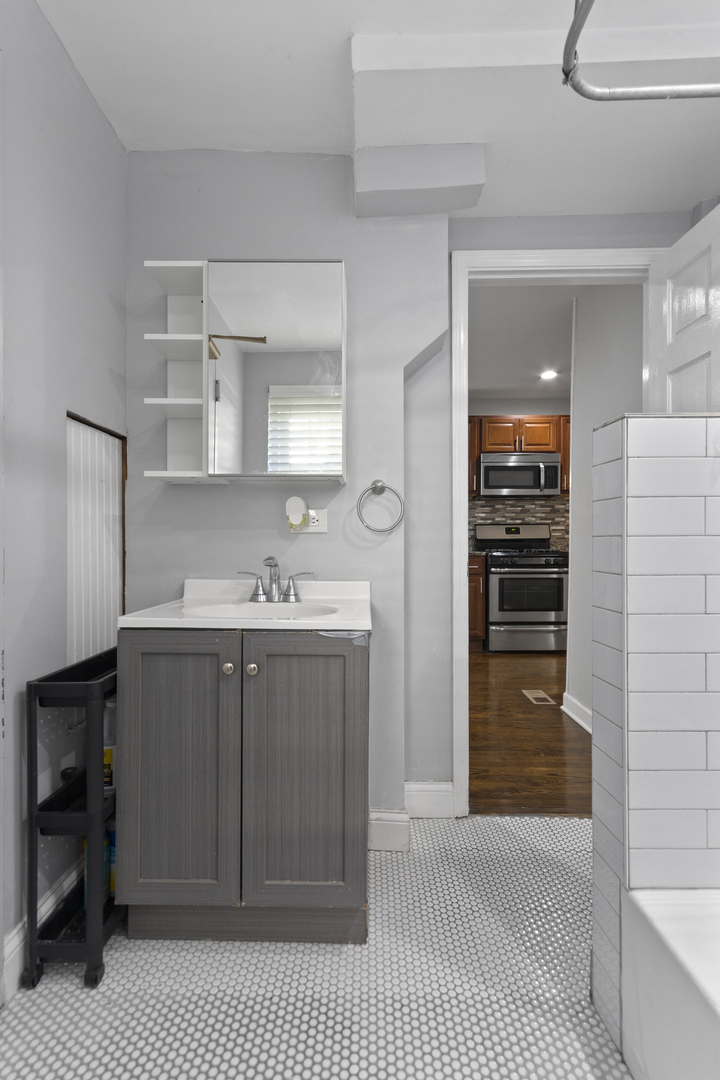 4304 N Lawndale Avenue