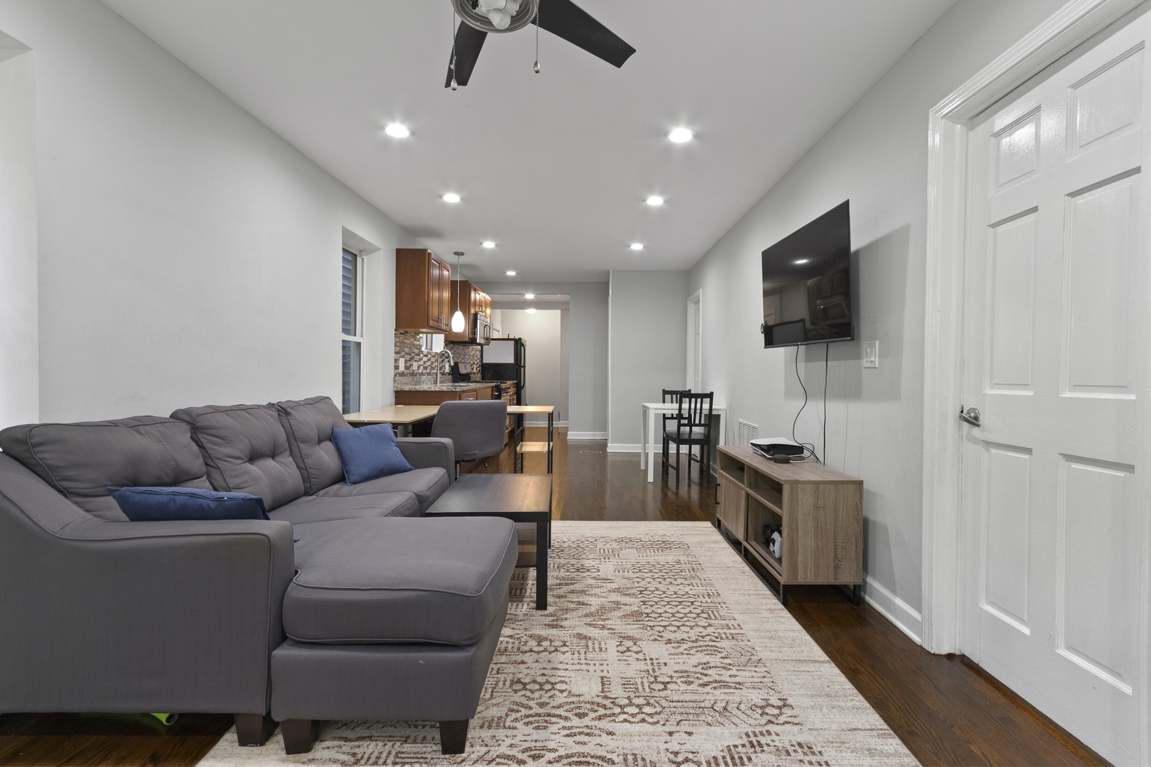 4304 N Lawndale Avenue