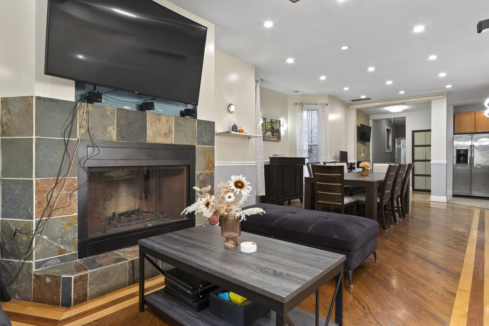 4304 N Lawndale Avenue