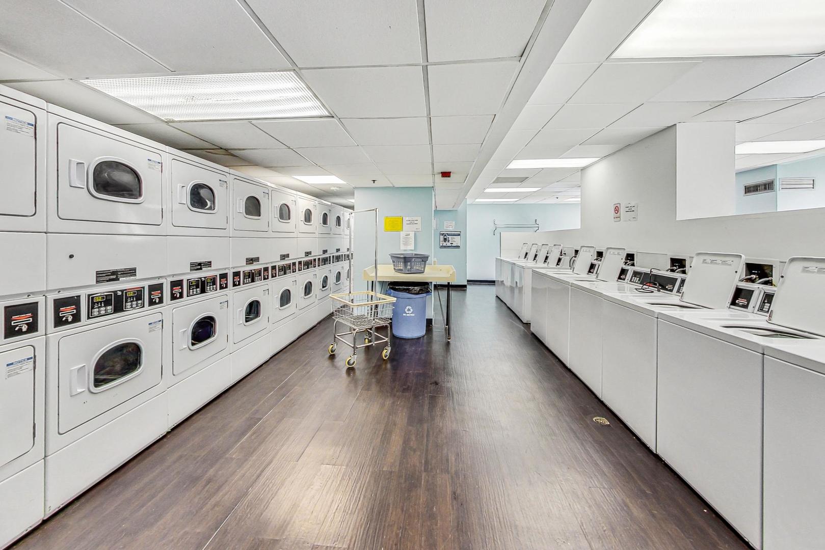 200 N Dearborn Street Unit: 3905