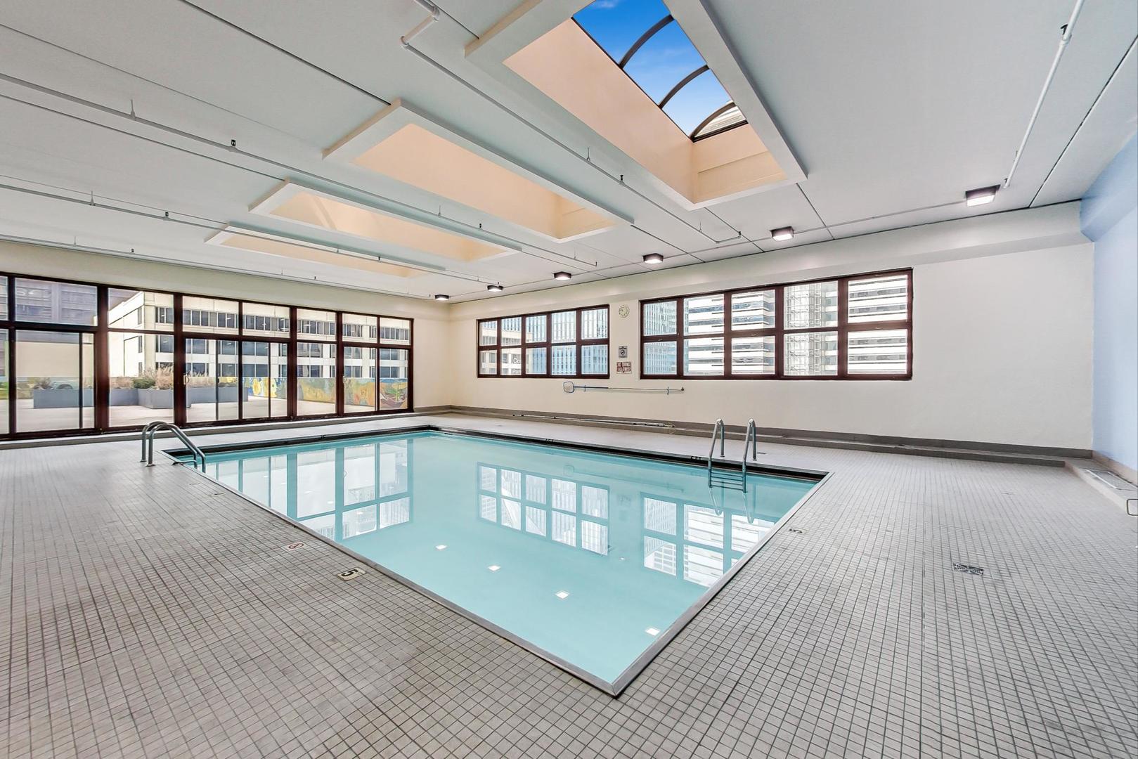 200 N Dearborn Street Unit: 3905