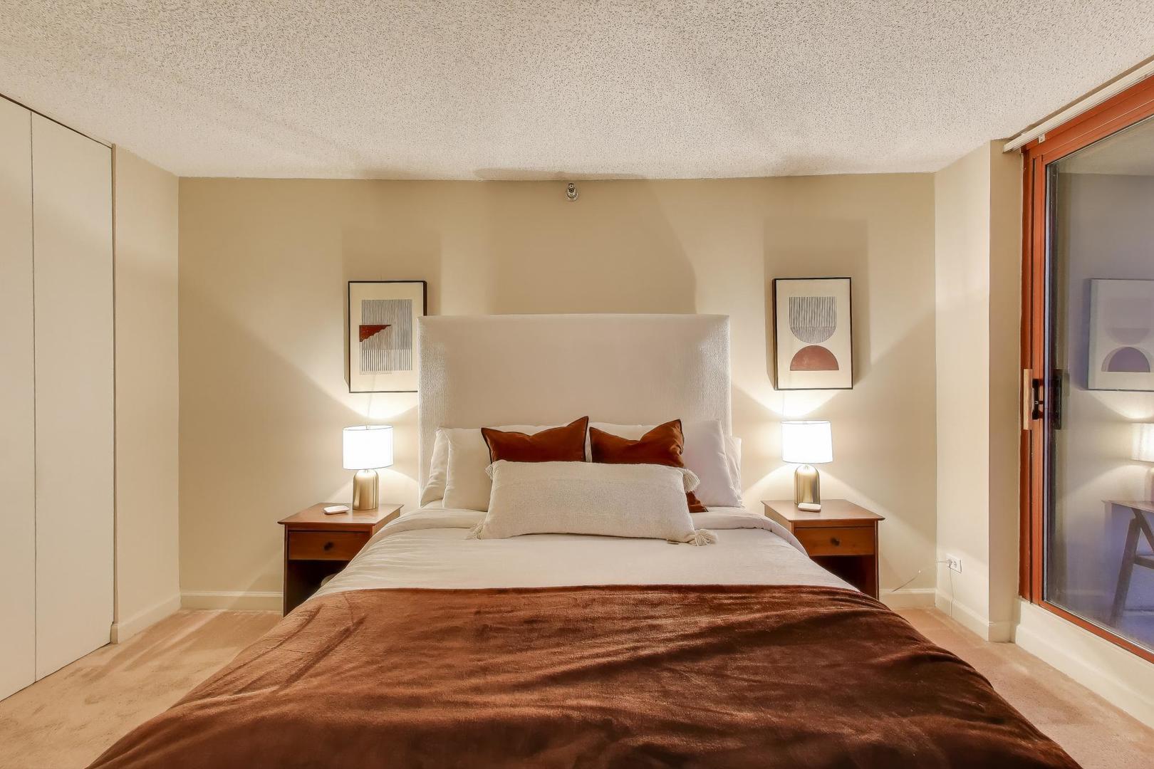 200 N Dearborn Street Unit: 3905