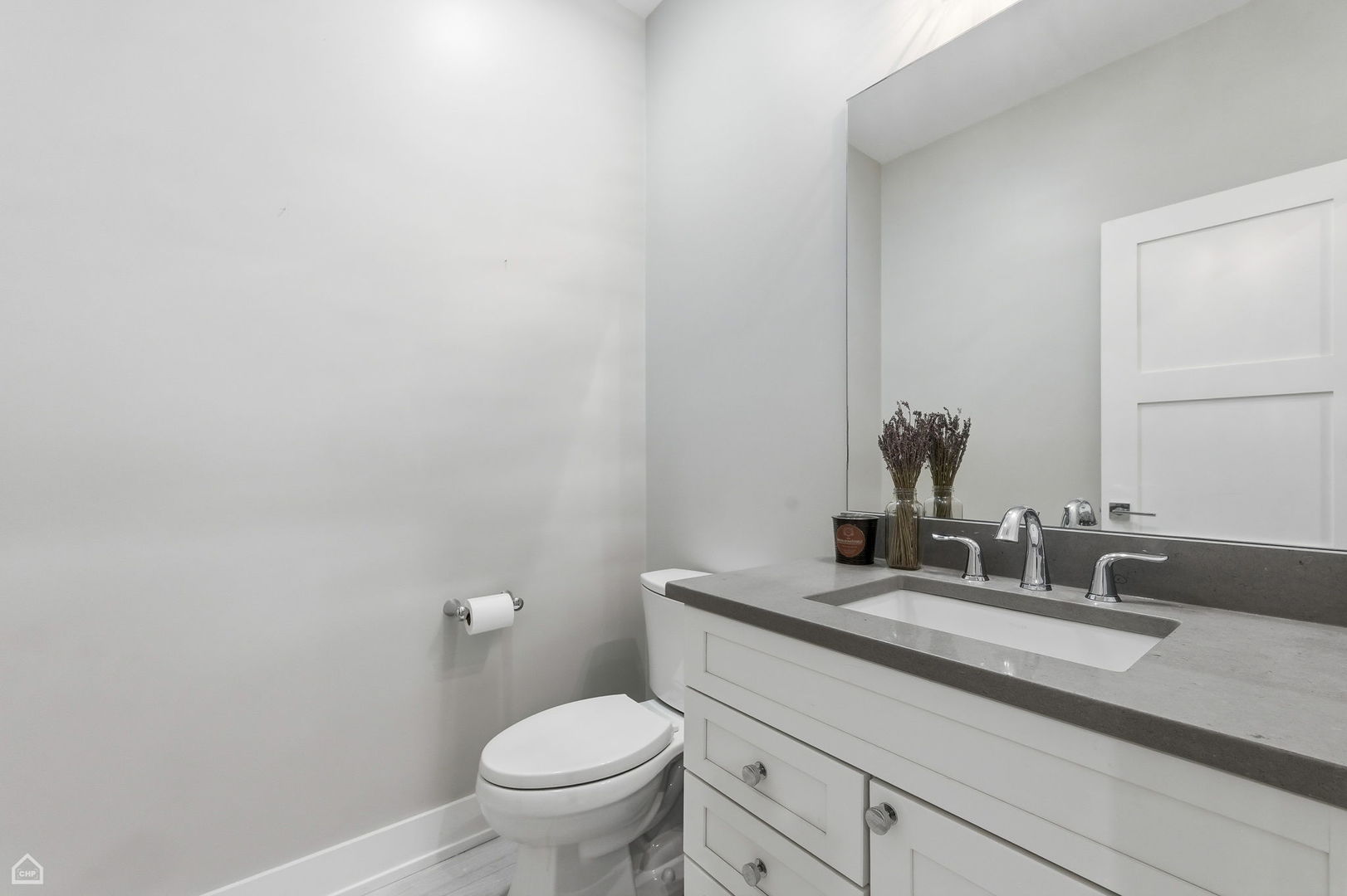 3342 N ravenswood Avenue