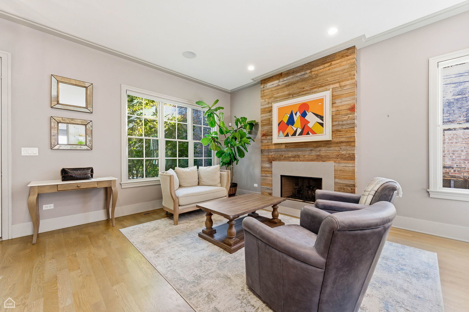 3342 N ravenswood Avenue