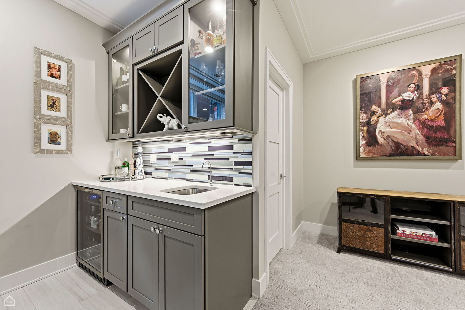 3342 N ravenswood Avenue