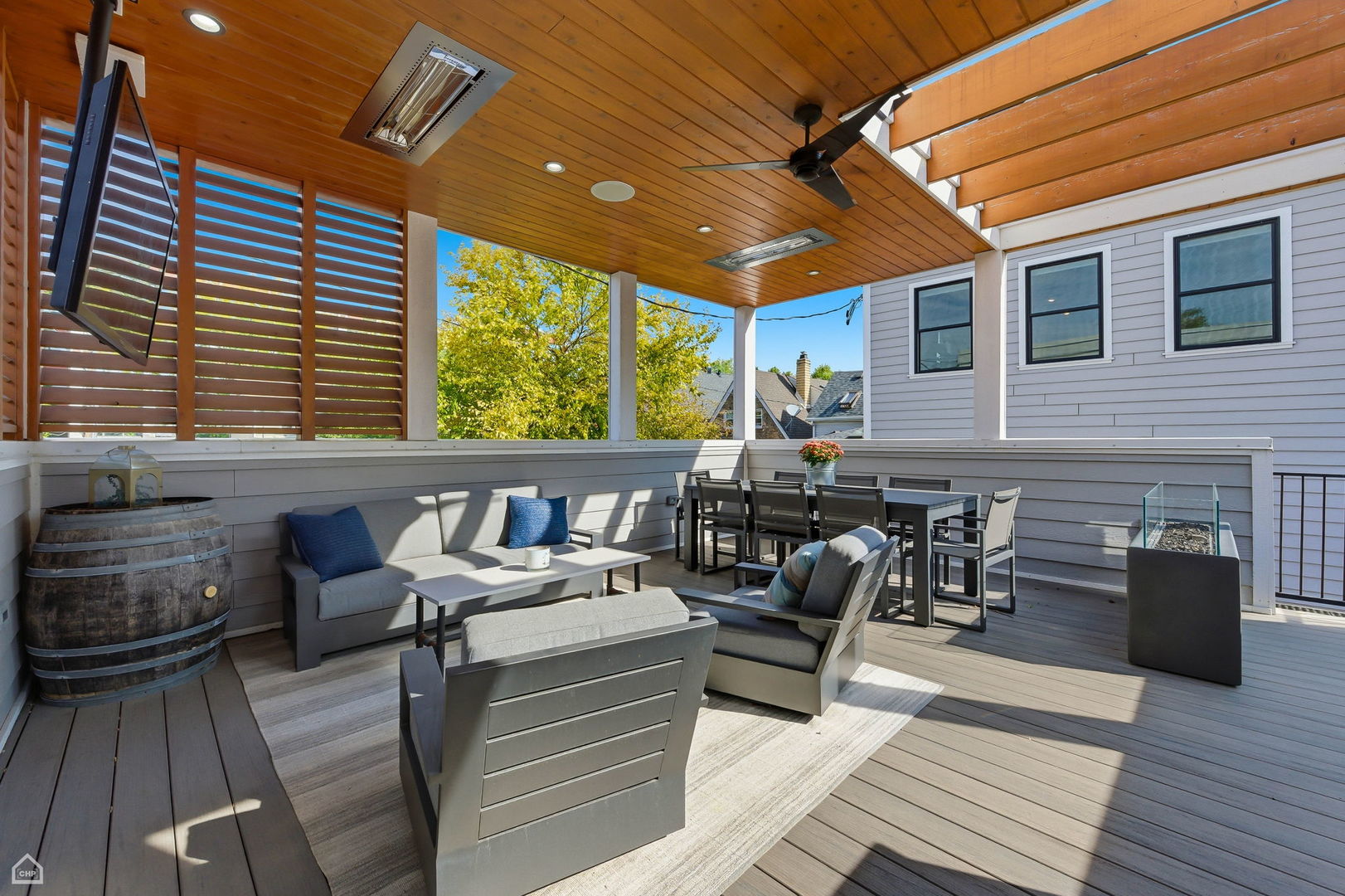 3342 N ravenswood Avenue