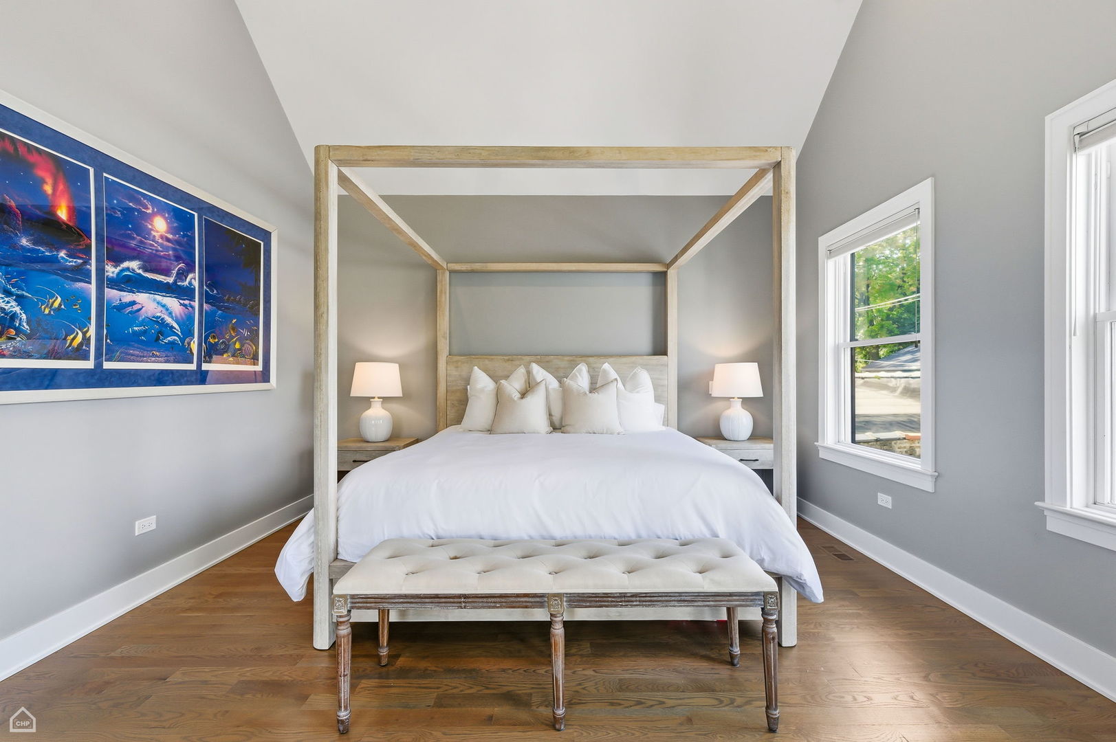 3342 N ravenswood Avenue