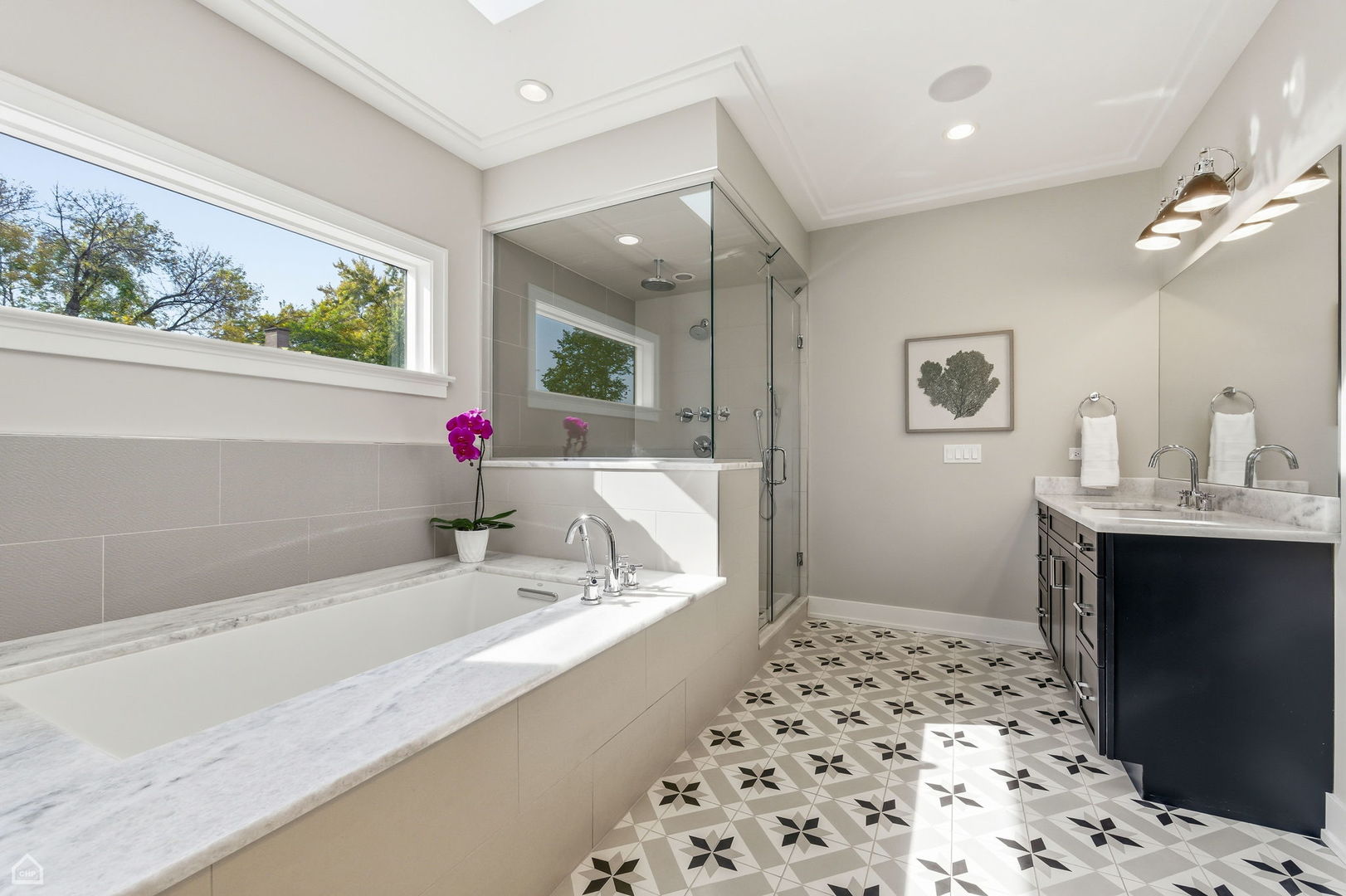 3342 N ravenswood Avenue