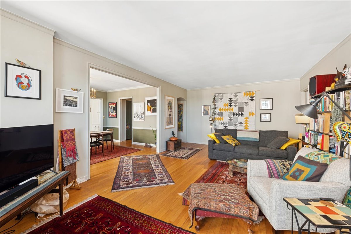 5555 N SHERIDAN Road Unit: 1608