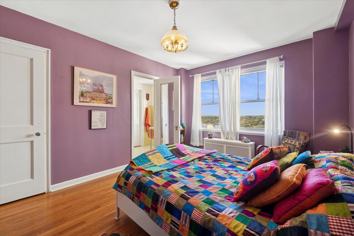 5555 N SHERIDAN Road Unit: 1608