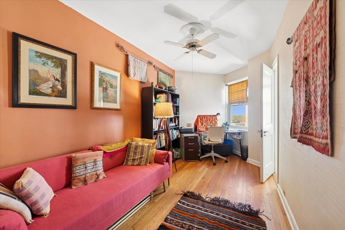 5555 N SHERIDAN Road Unit: 1608