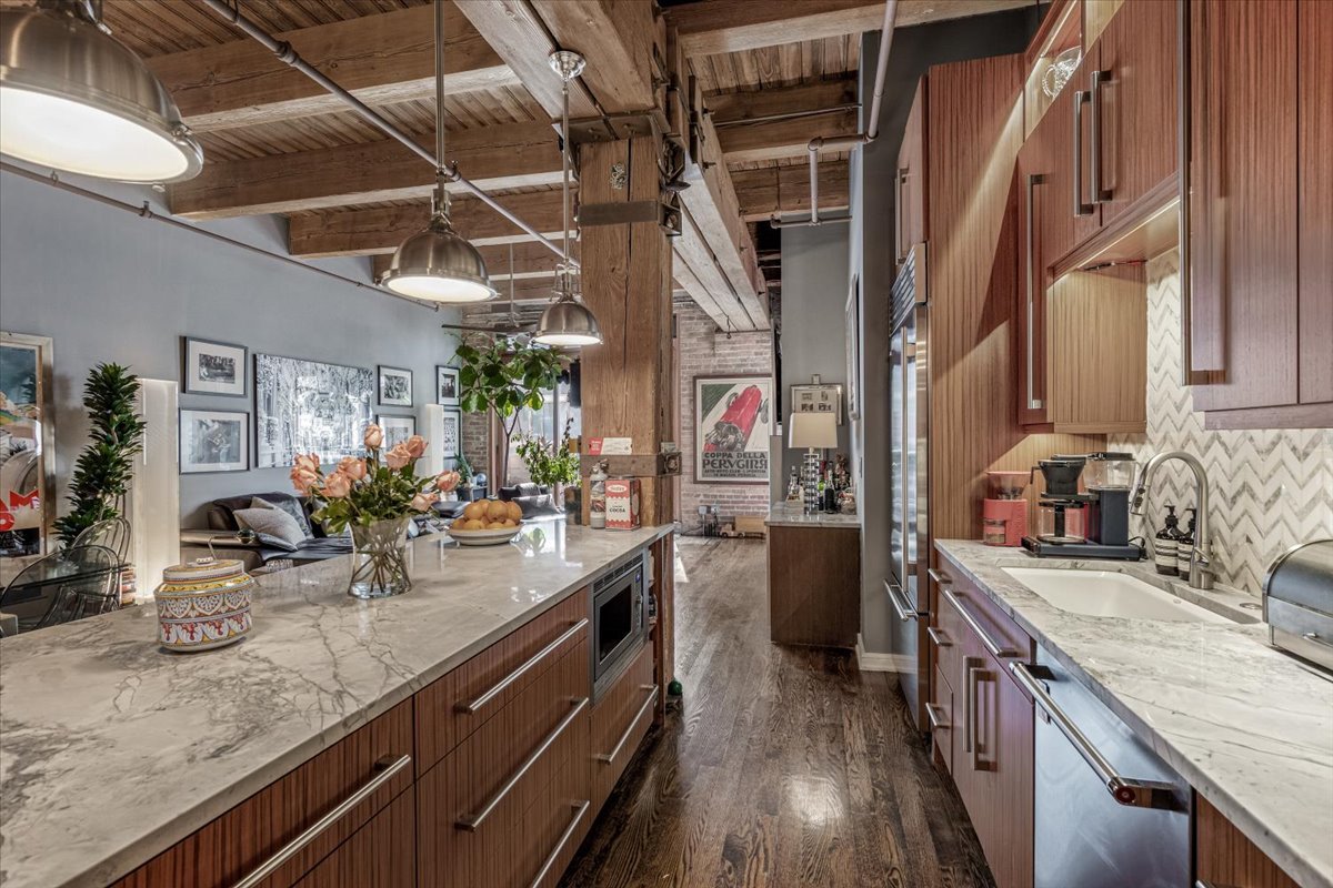 360 W Illinois Street Unit: 313