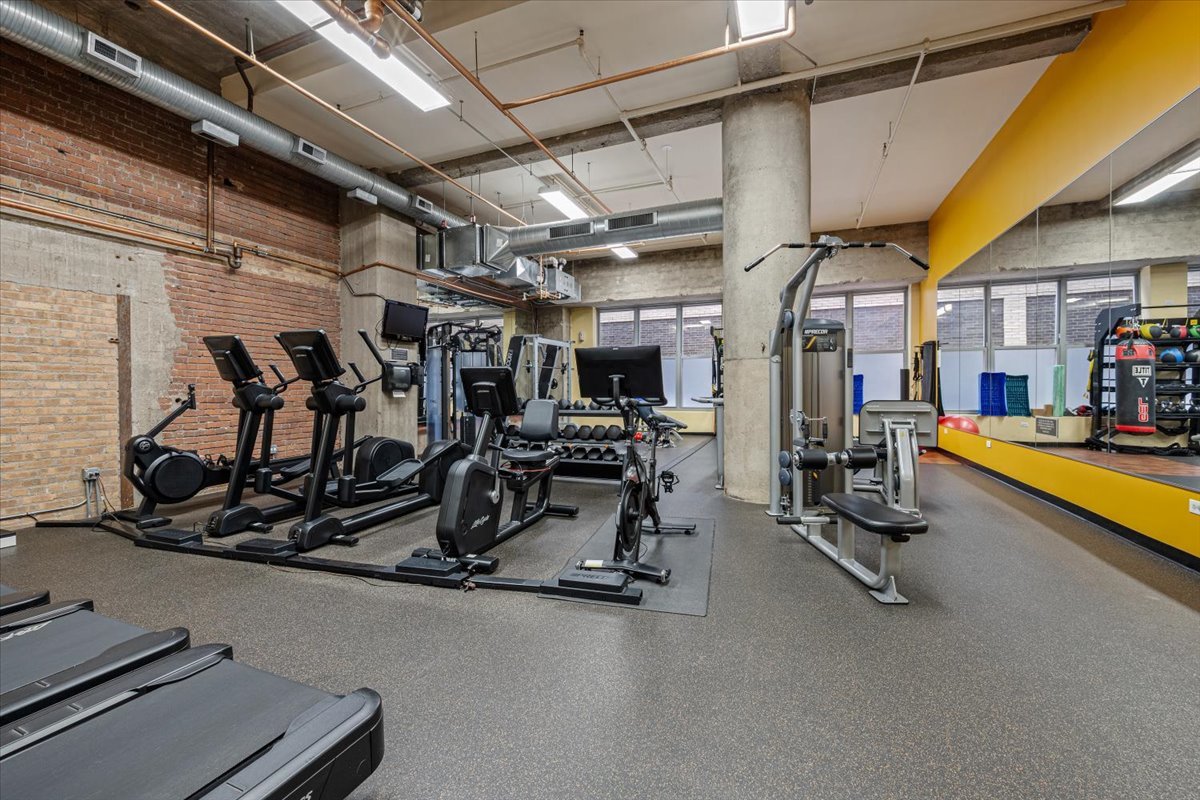 360 W Illinois Street Unit: 313