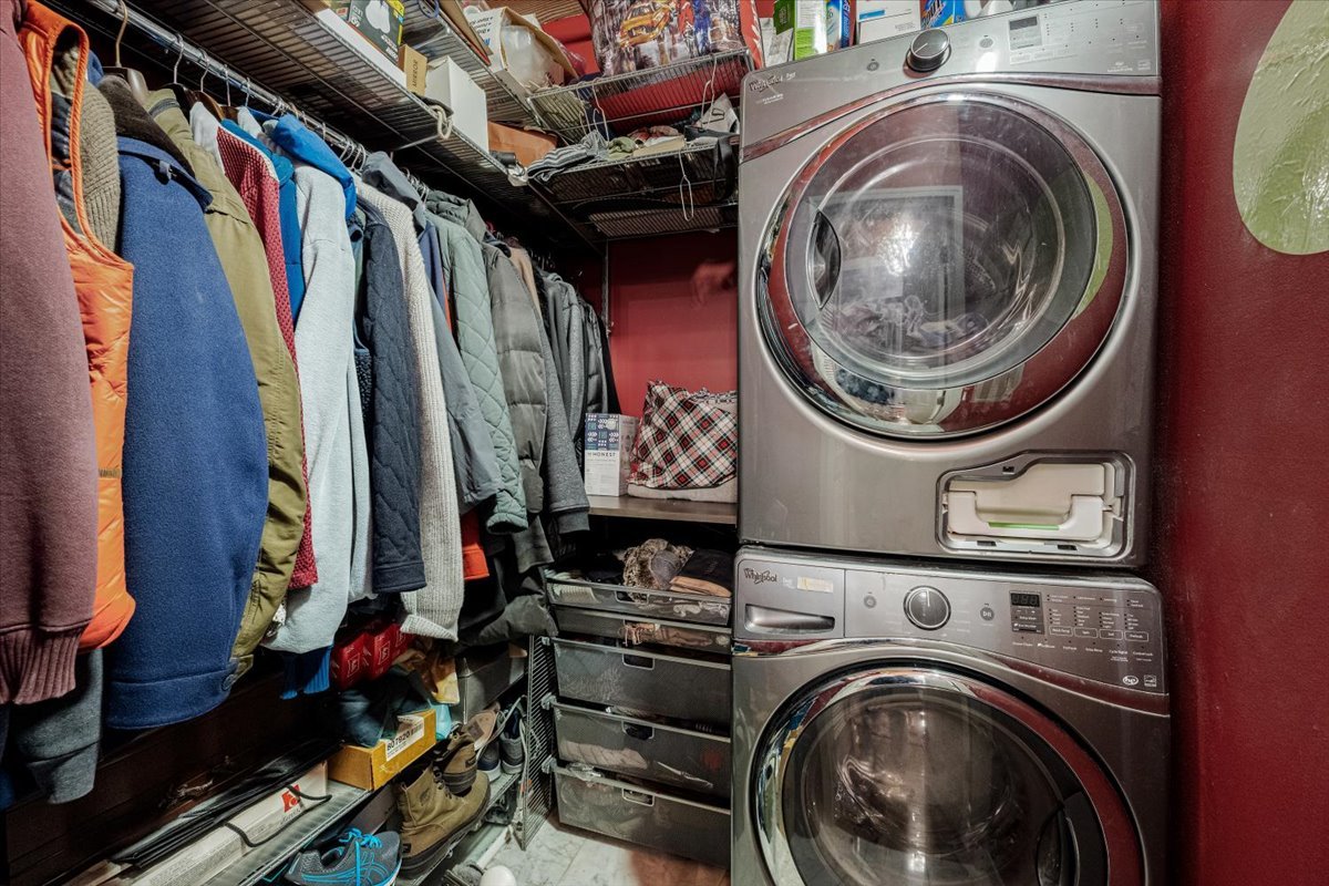 360 W Illinois Street Unit: 313