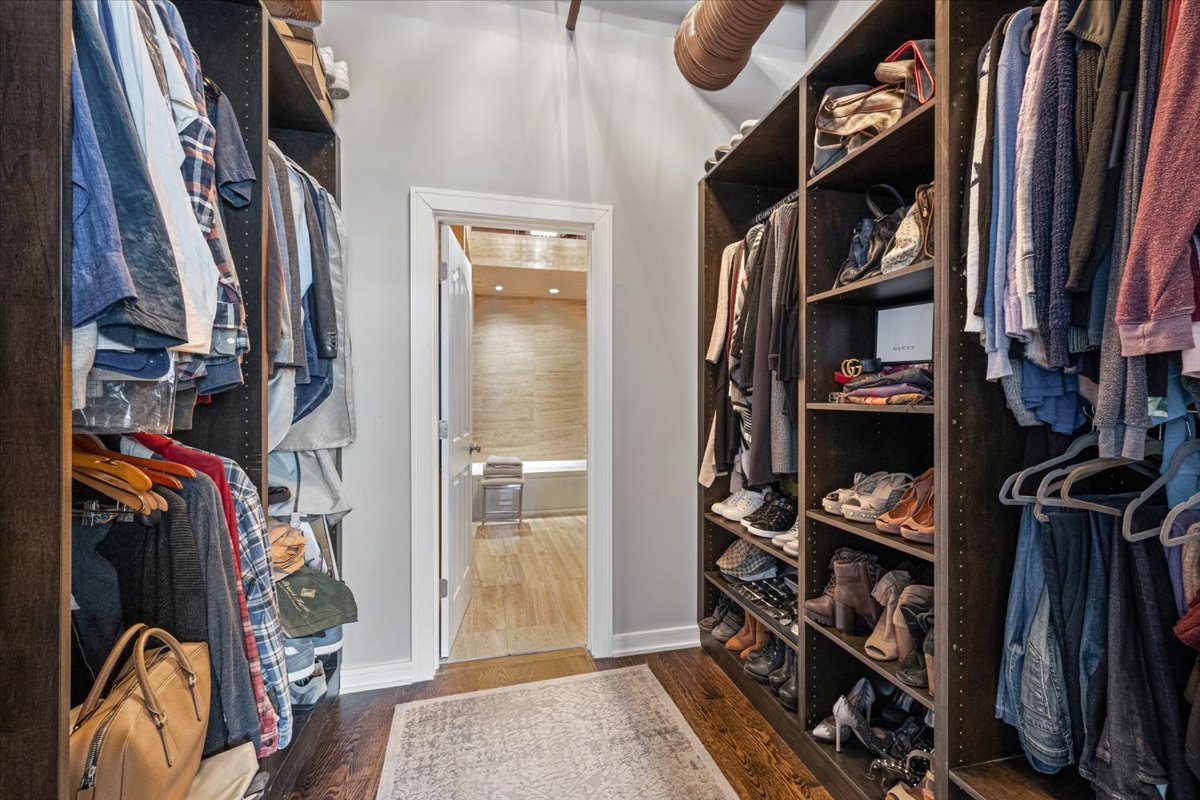 360 W Illinois Street Unit: 313