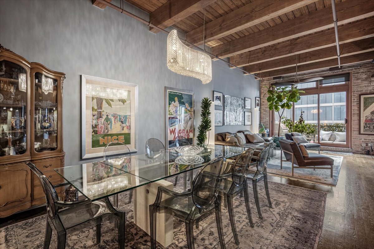 360 W Illinois Street Unit: 313