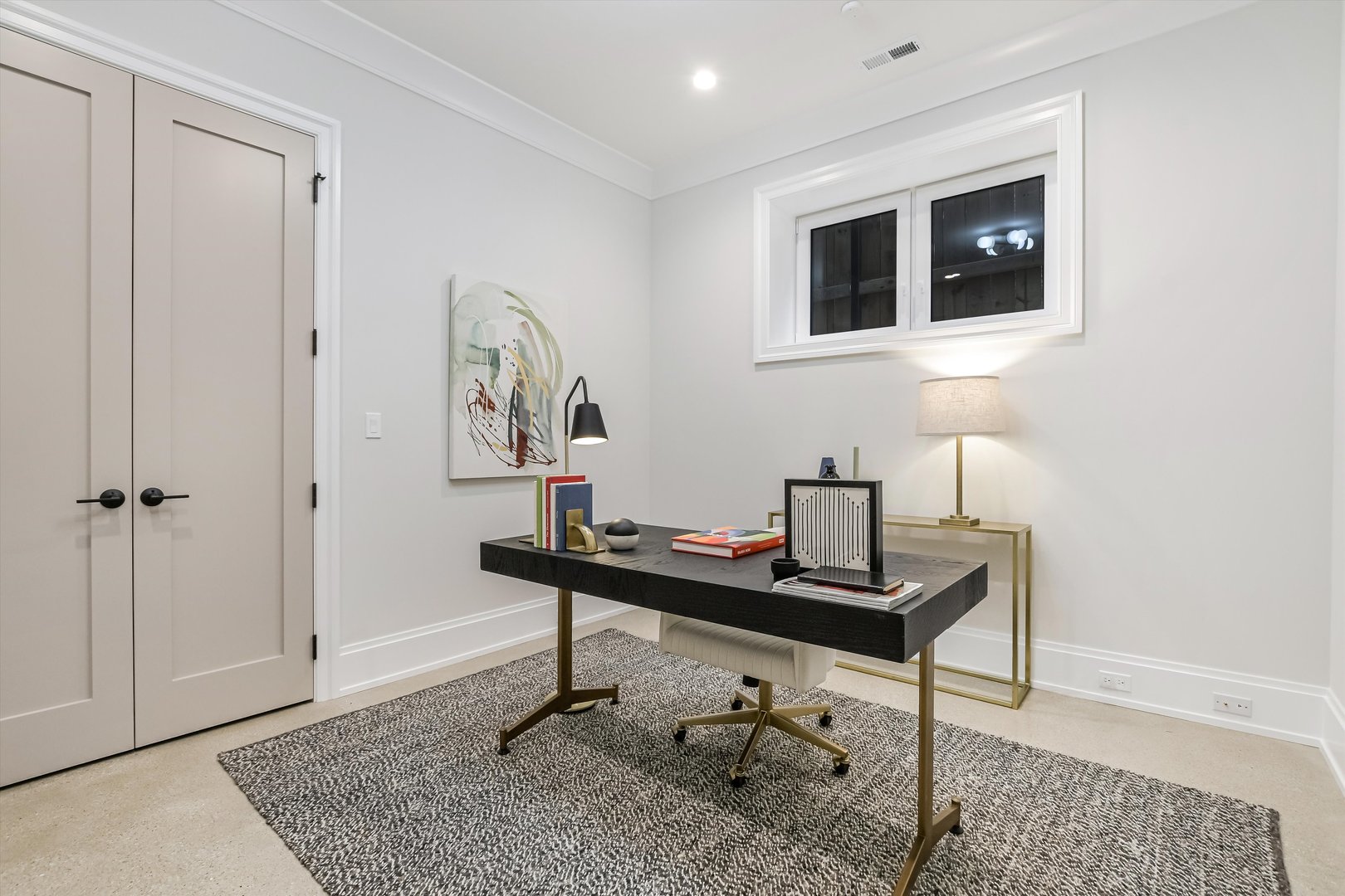 518 N Oakley Boulevard