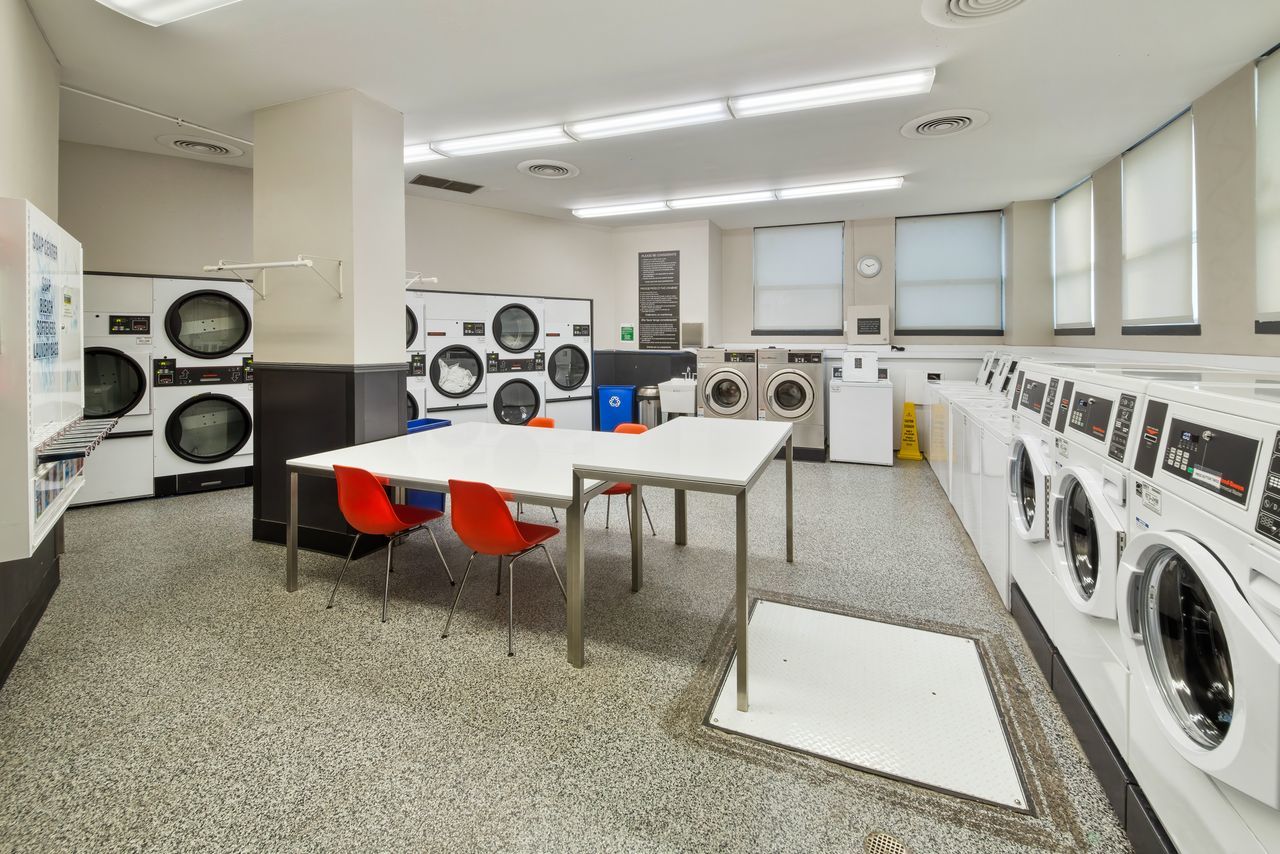 2626 N Lakeview Avenue Unit: 1509