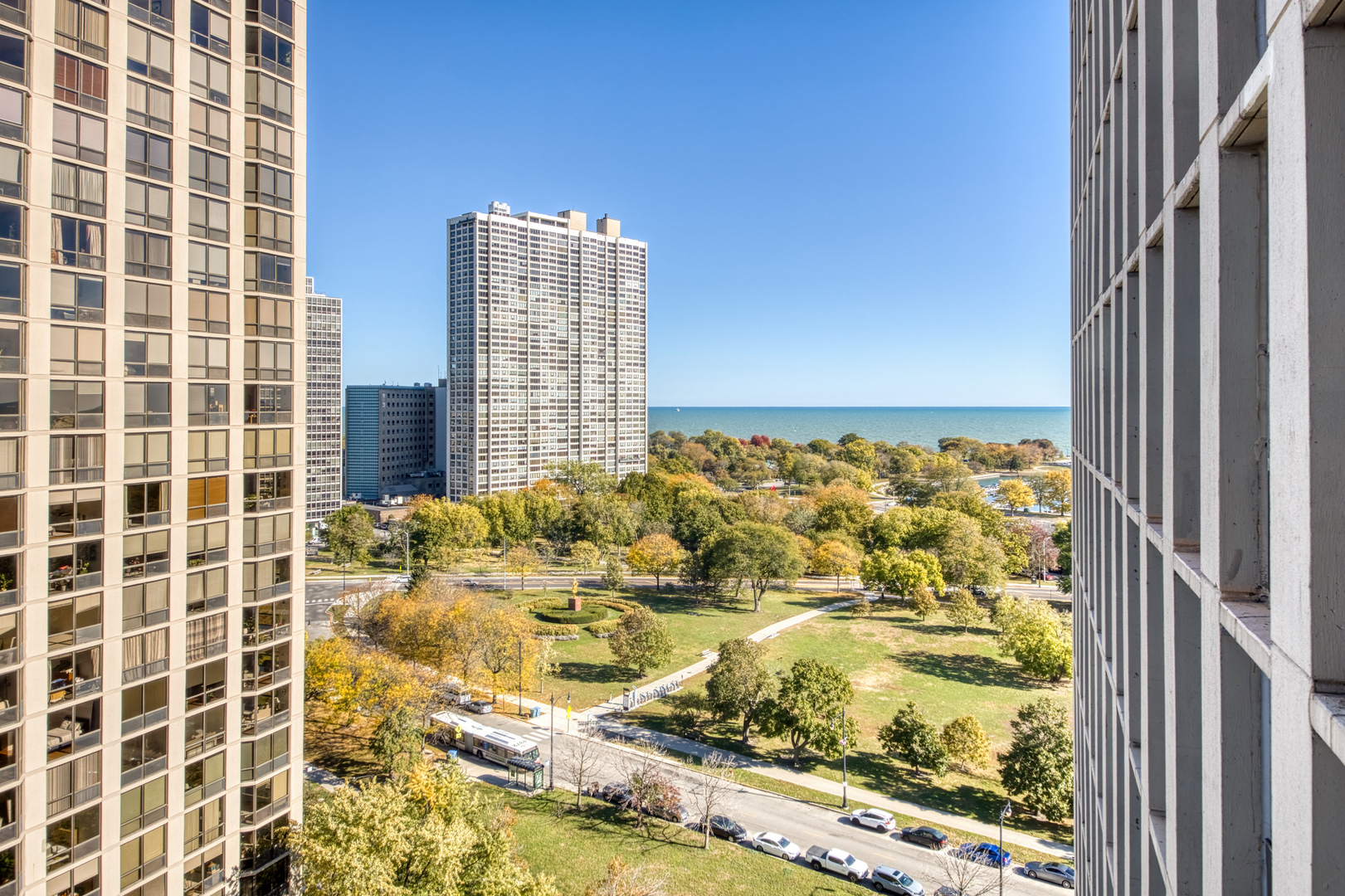 2626 N Lakeview Avenue Unit: 1509