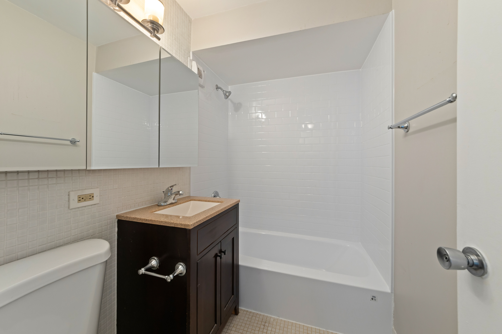 2626 N Lakeview Avenue Unit: 1509