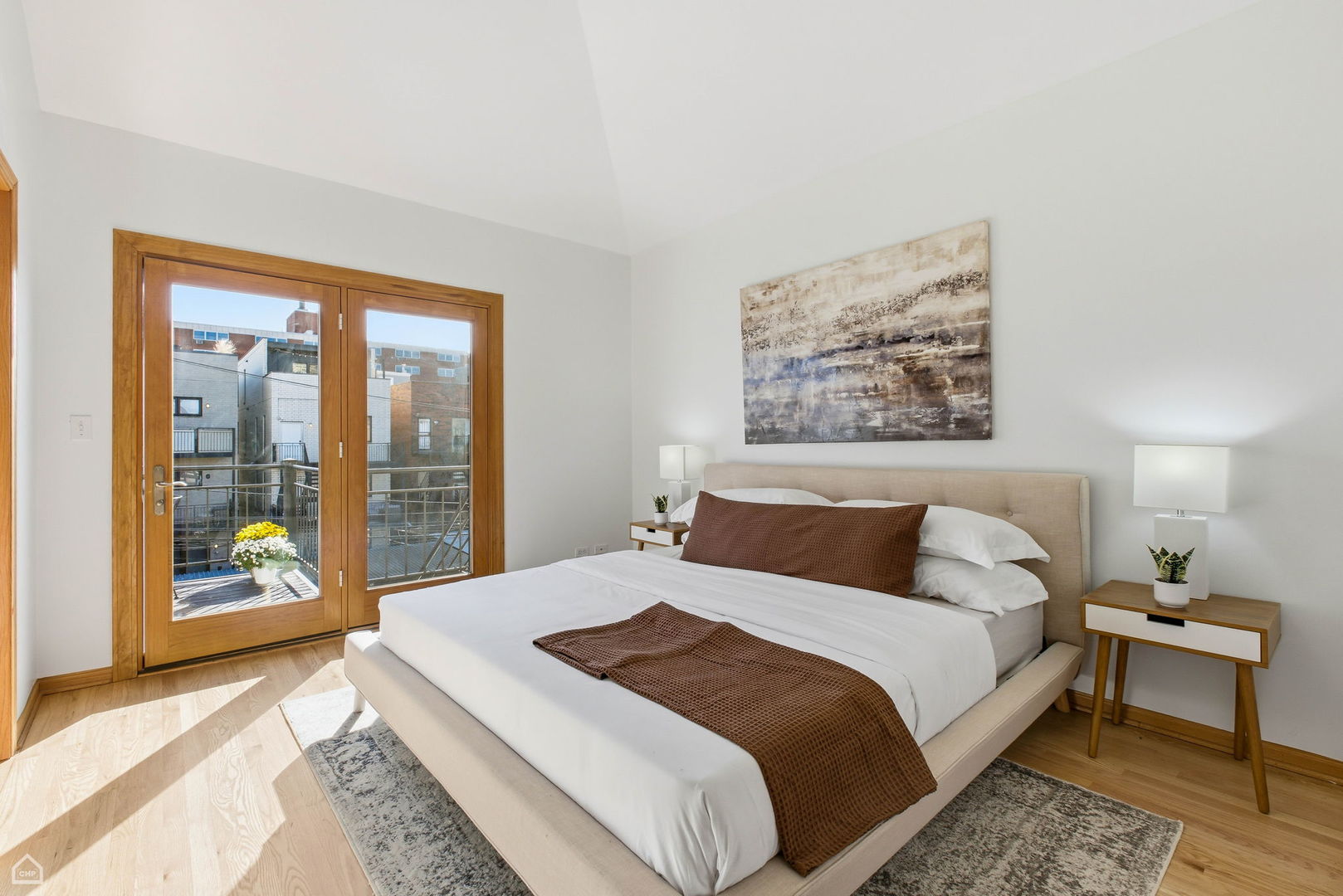 1447 W Walton Street Unit: 3