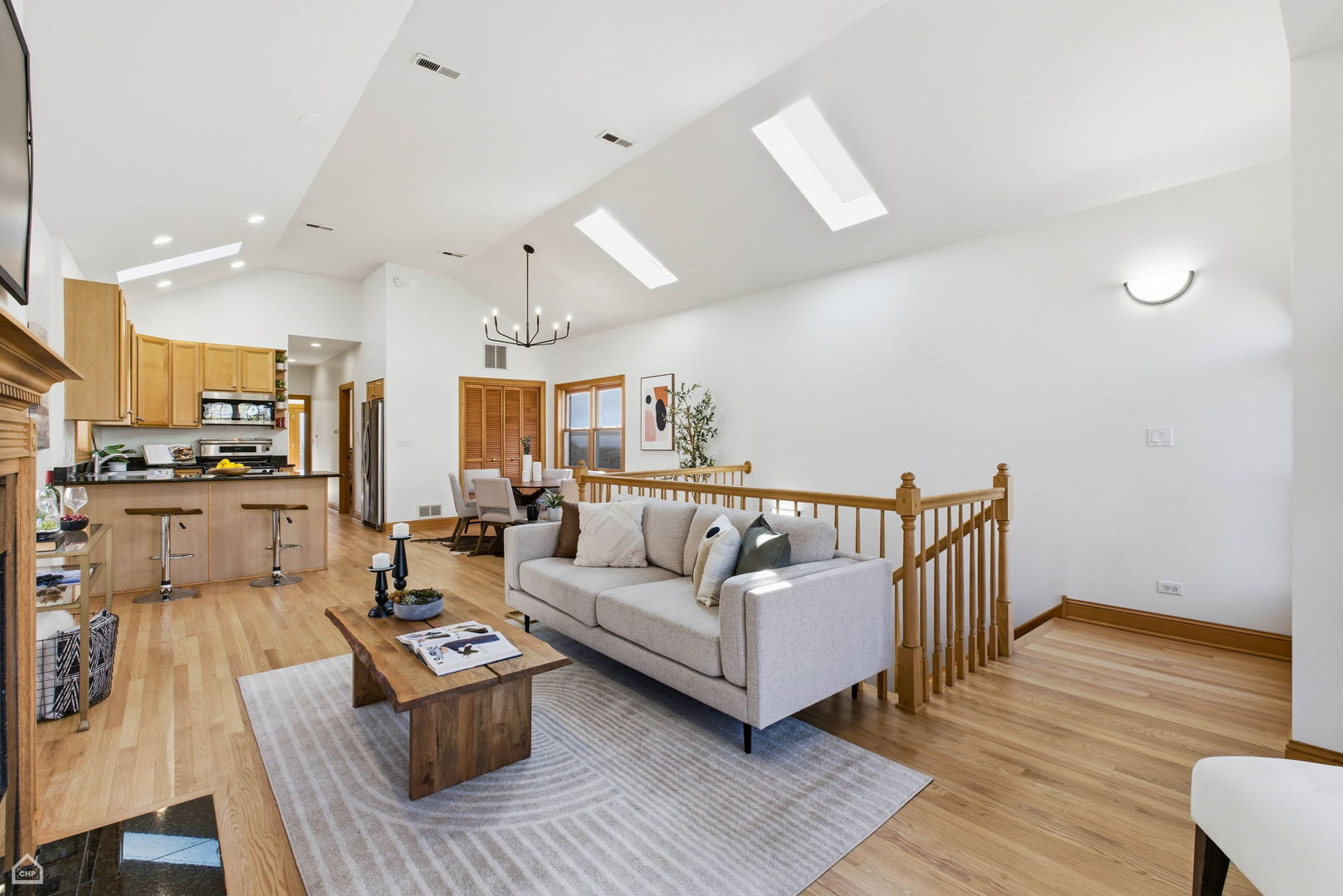 1447 W Walton Street Unit: 3