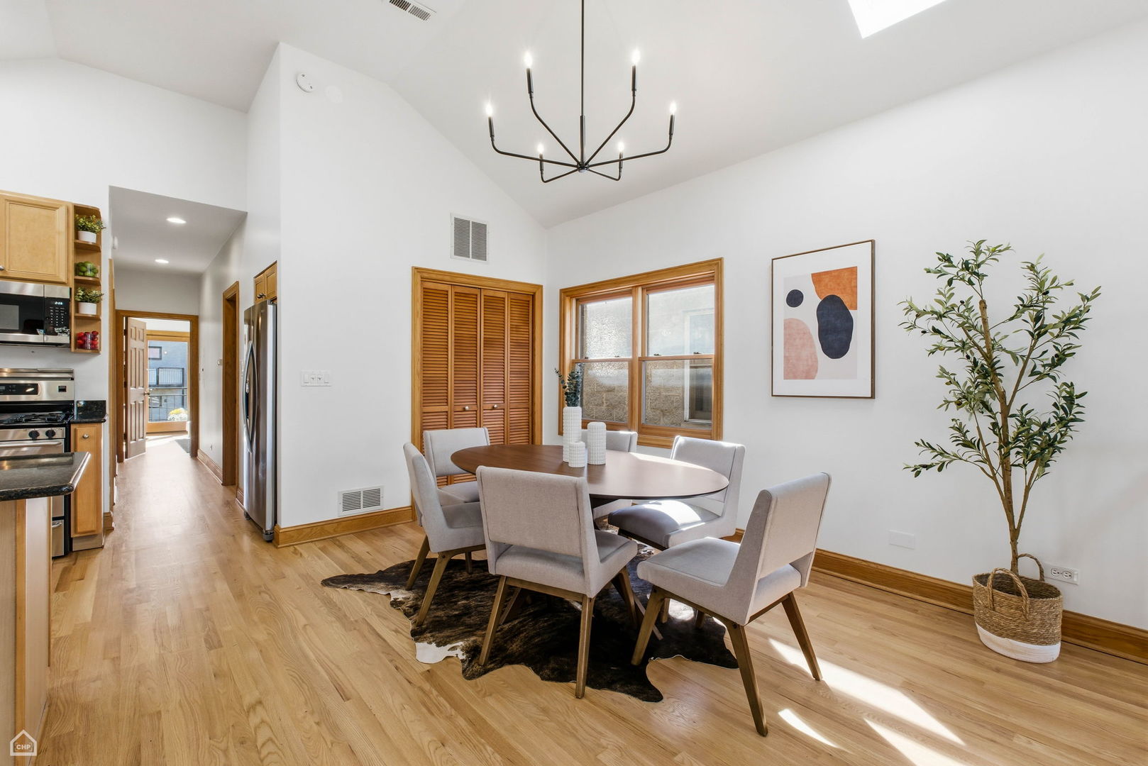 1447 W Walton Street Unit: 3