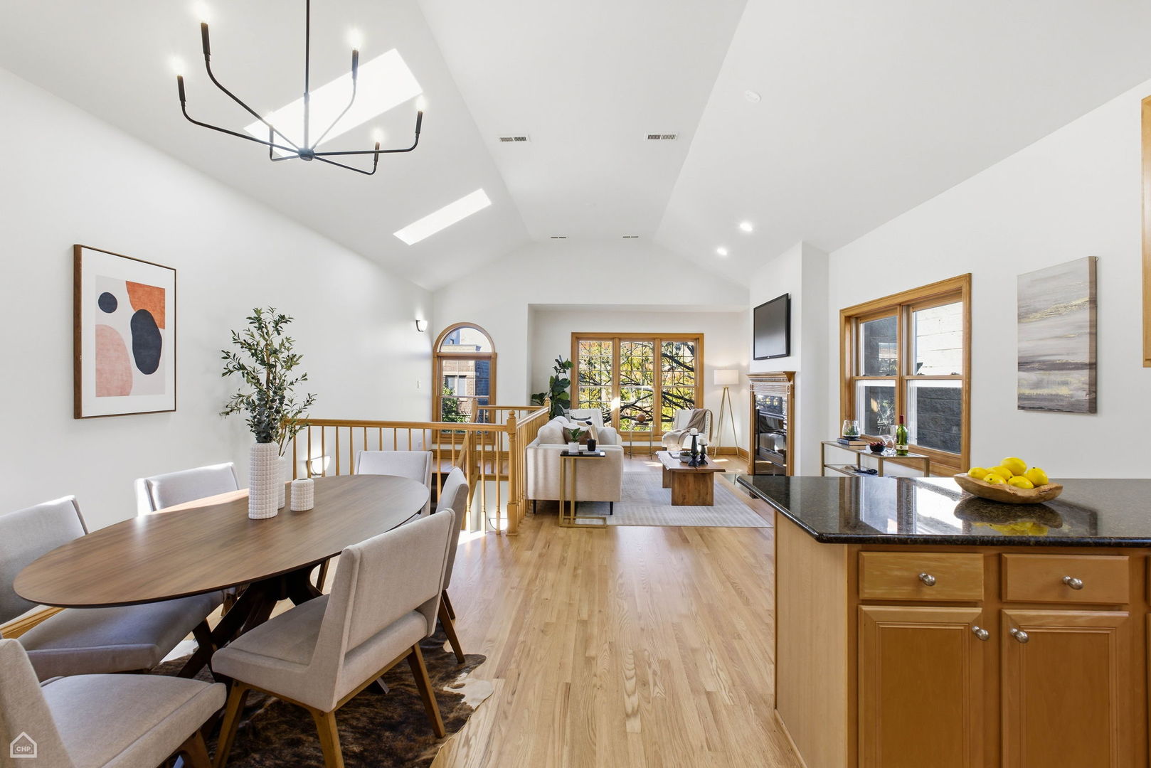 1447 W Walton Street Unit: 3