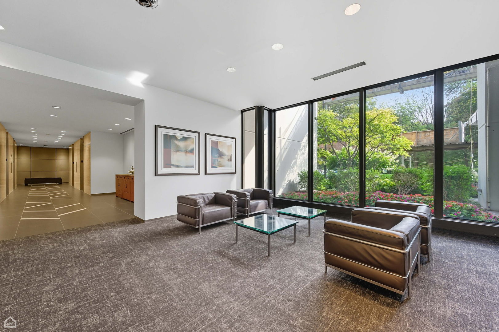 2800 N Lake Shore Drive Unit: 305