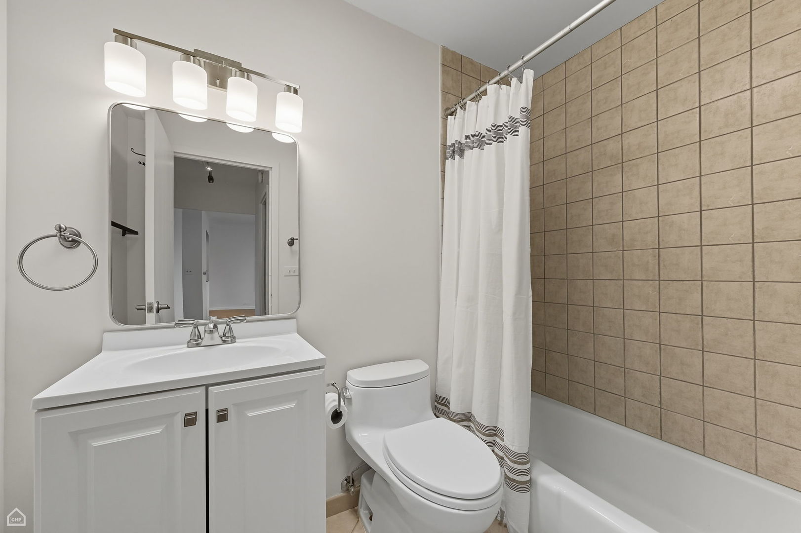 2800 N Lake Shore Drive Unit: 305