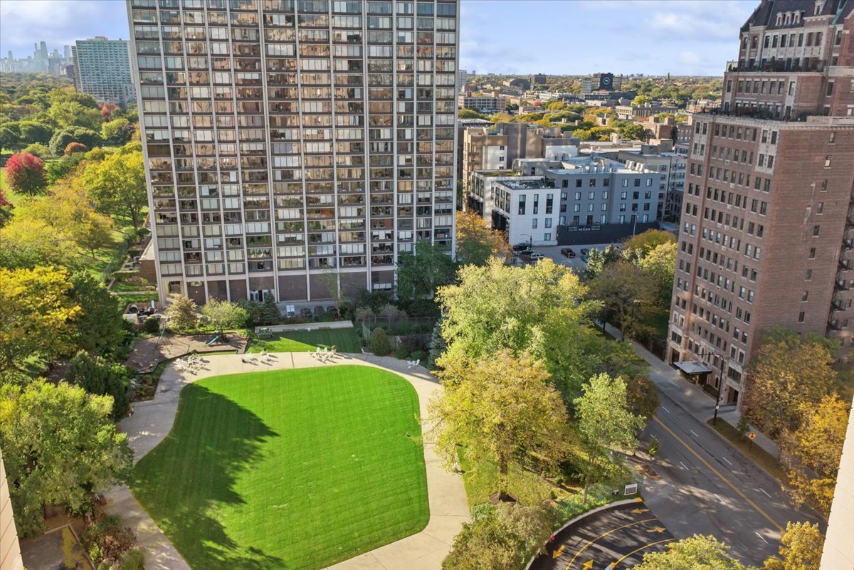 5555 N SHERIDAN Road Unit: 1504