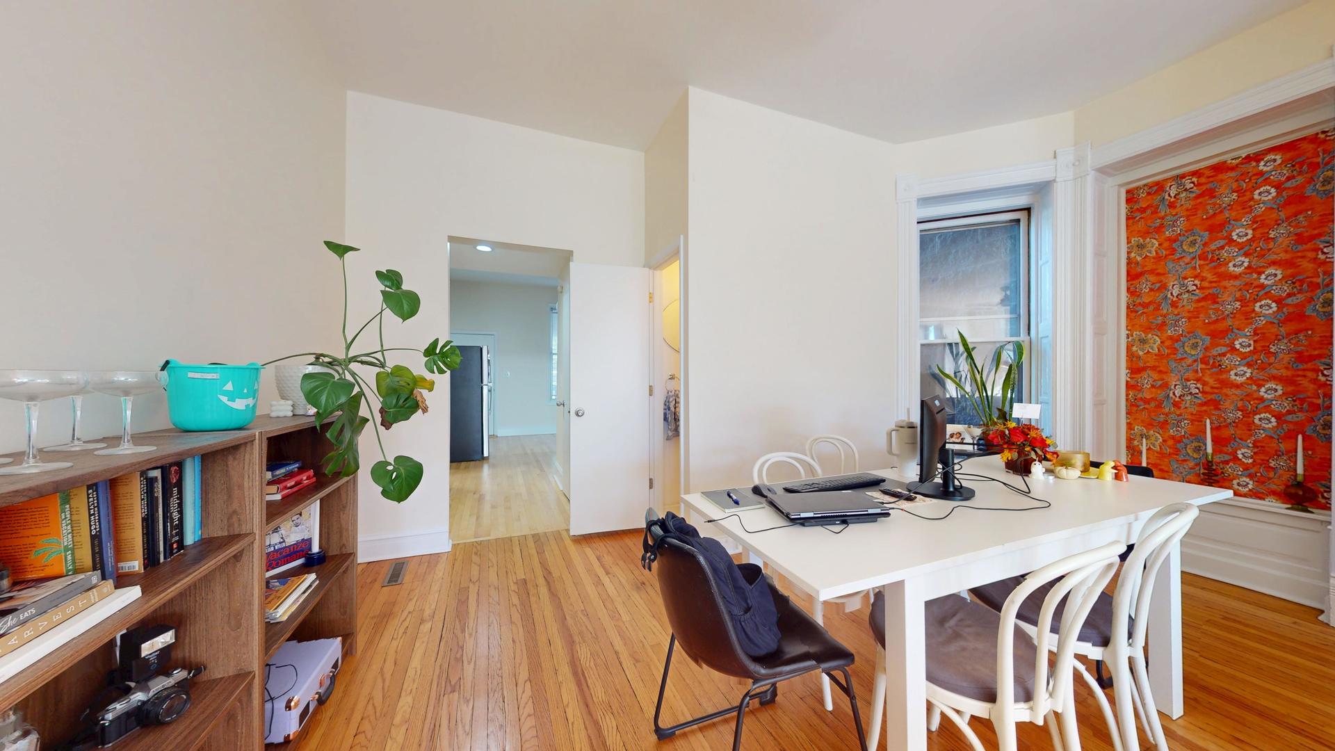 3233 N Wilton Avenue Unit: 2