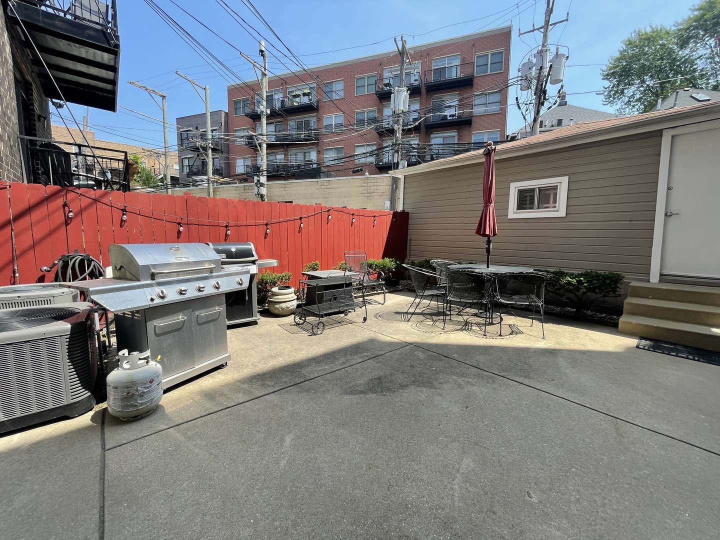 3233 N Wilton Avenue Unit: 2